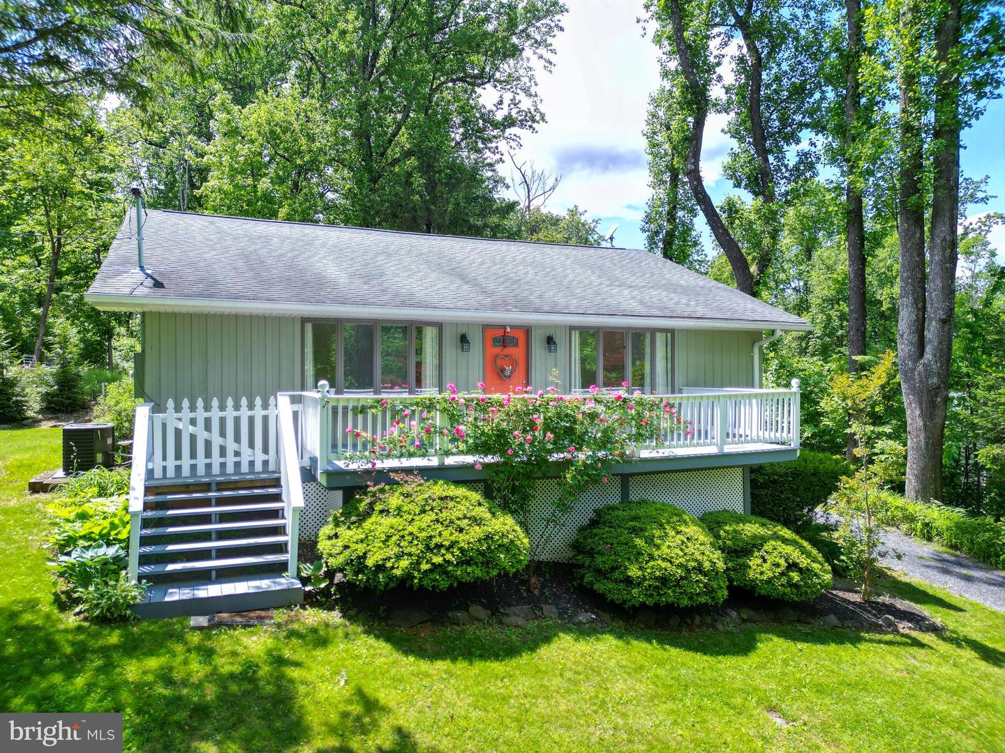 175 MOUNTAIN HEIGHTS RD, FRONT ROYAL, Virginia 22630, 2 Bedrooms Bedrooms, 9 Rooms Rooms,2 BathroomsBathrooms,Residential,For sale,175 MOUNTAIN HEIGHTS RD,VAWR2011142 MLS # VAWR2011142