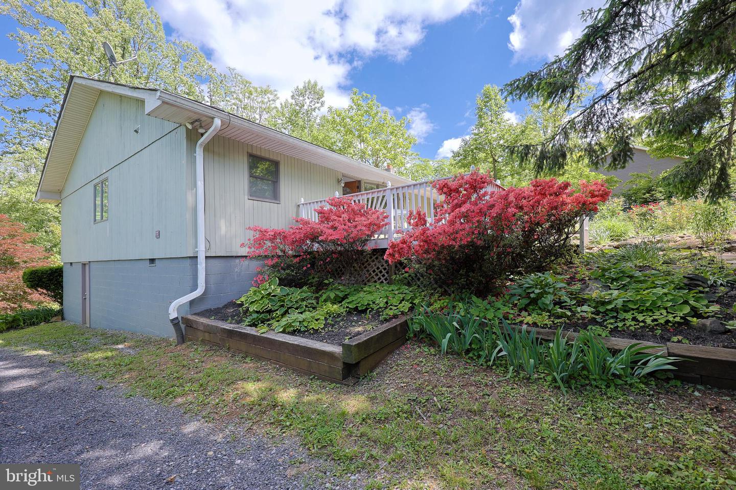 175 MOUNTAIN HEIGHTS RD, FRONT ROYAL, Virginia 22630, 2 Bedrooms Bedrooms, 9 Rooms Rooms,2 BathroomsBathrooms,Residential,For sale,175 MOUNTAIN HEIGHTS RD,VAWR2011142 MLS # VAWR2011142