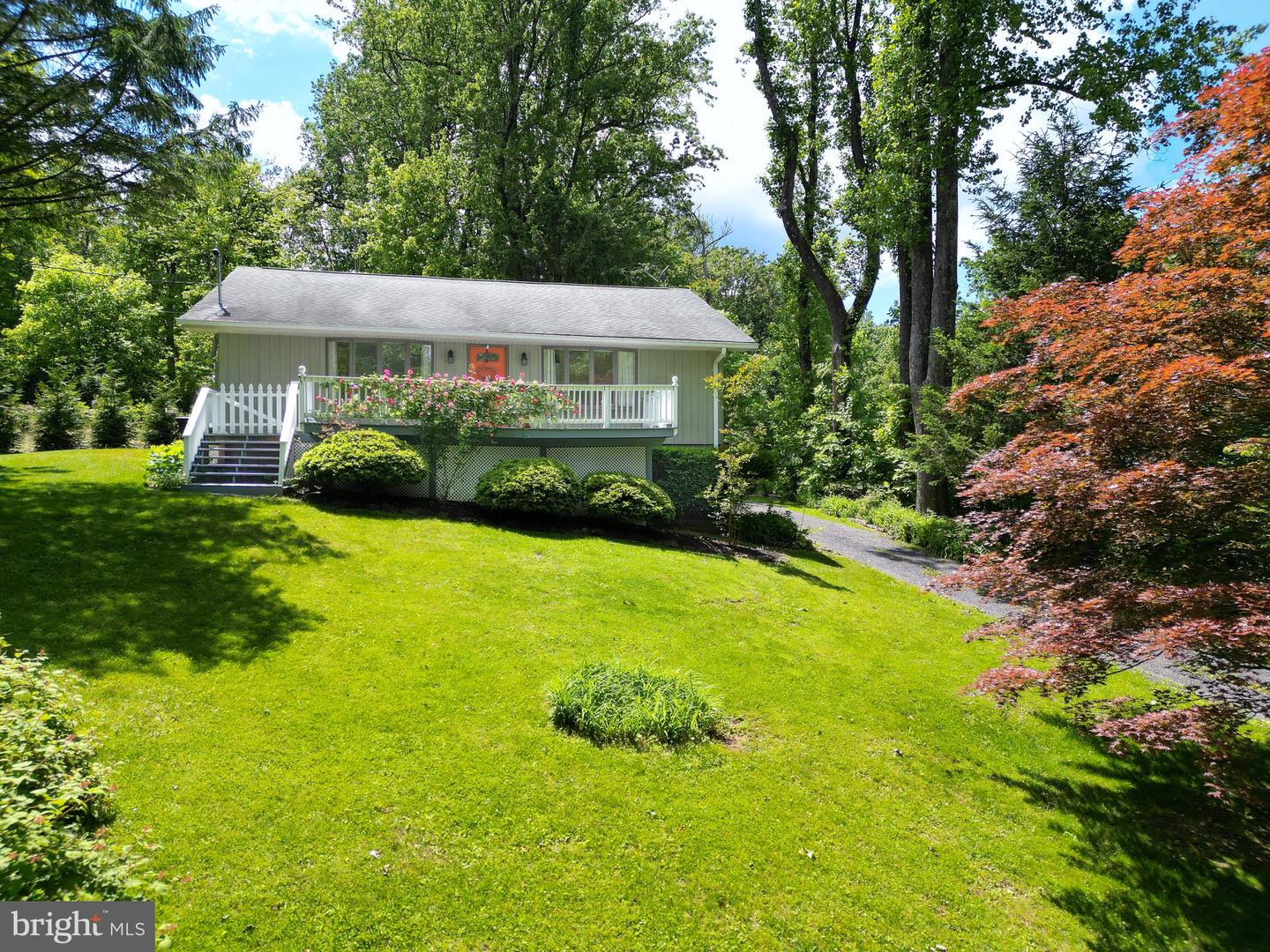 175 MOUNTAIN HEIGHTS RD, FRONT ROYAL, Virginia 22630, 2 Bedrooms Bedrooms, 9 Rooms Rooms,2 BathroomsBathrooms,Residential,For sale,175 MOUNTAIN HEIGHTS RD,VAWR2011142 MLS # VAWR2011142
