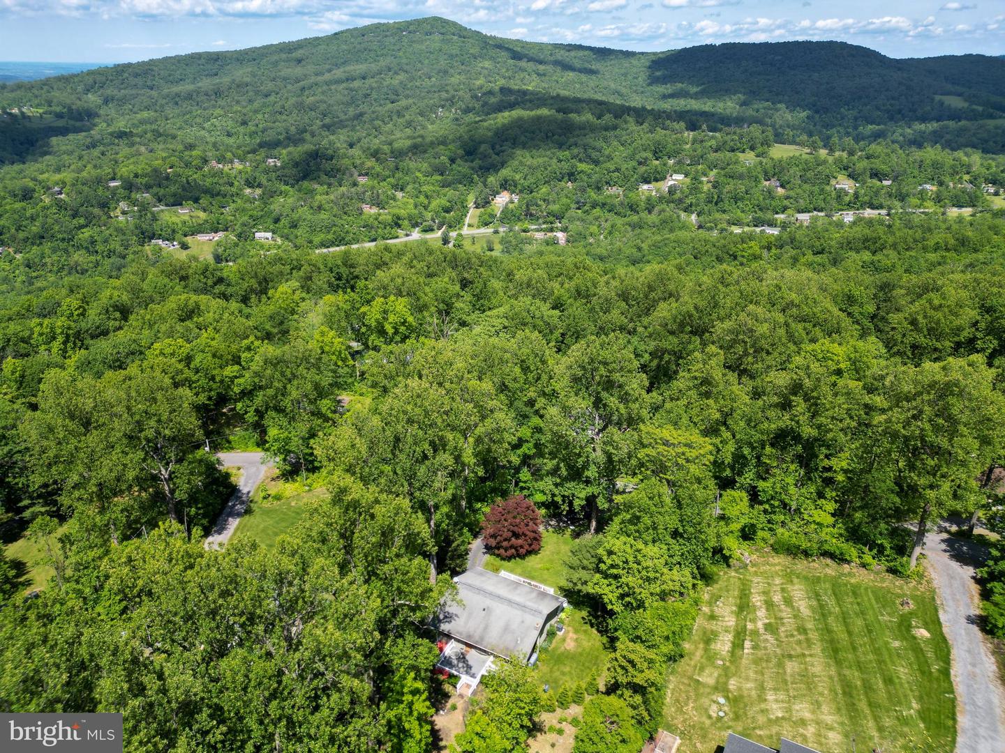 175 MOUNTAIN HEIGHTS RD, FRONT ROYAL, Virginia 22630, 2 Bedrooms Bedrooms, 9 Rooms Rooms,2 BathroomsBathrooms,Residential,For sale,175 MOUNTAIN HEIGHTS RD,VAWR2011142 MLS # VAWR2011142