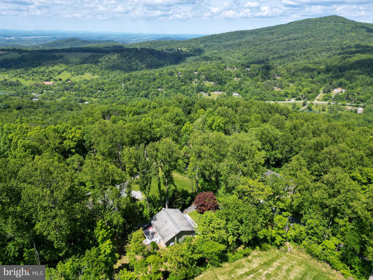 175 MOUNTAIN HEIGHTS RD, FRONT ROYAL, Virginia 22630, 2 Bedrooms Bedrooms, 9 Rooms Rooms,2 BathroomsBathrooms,Residential,For sale,175 MOUNTAIN HEIGHTS RD,VAWR2011142 MLS # VAWR2011142