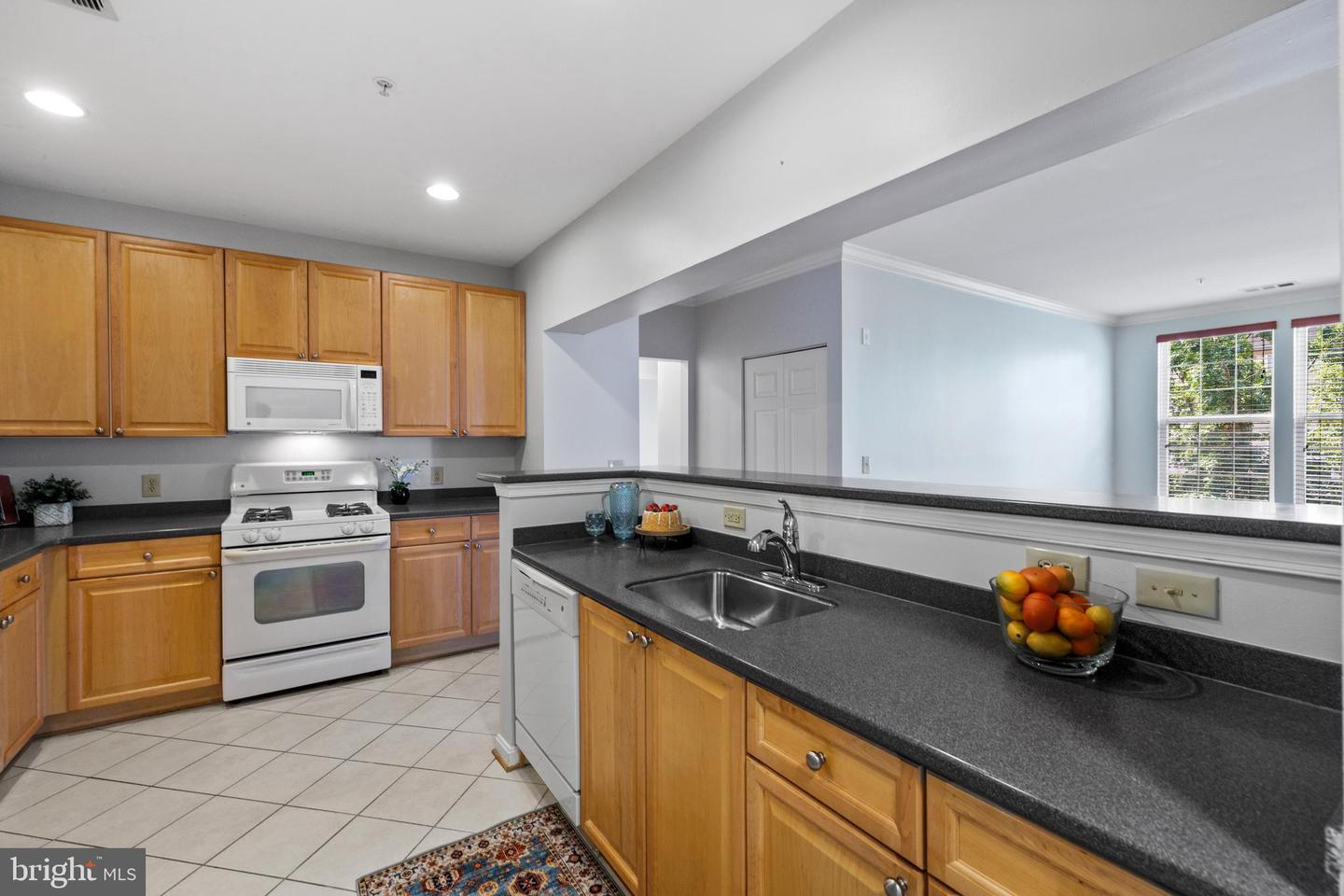 4950 BRENMAN PARK DR #301, ALEXANDRIA, Virginia 22304, 2 Bedrooms Bedrooms, ,2 BathroomsBathrooms,Residential,For sale,4950 BRENMAN PARK DR #301,VAAX2045426 MLS # VAAX2045426