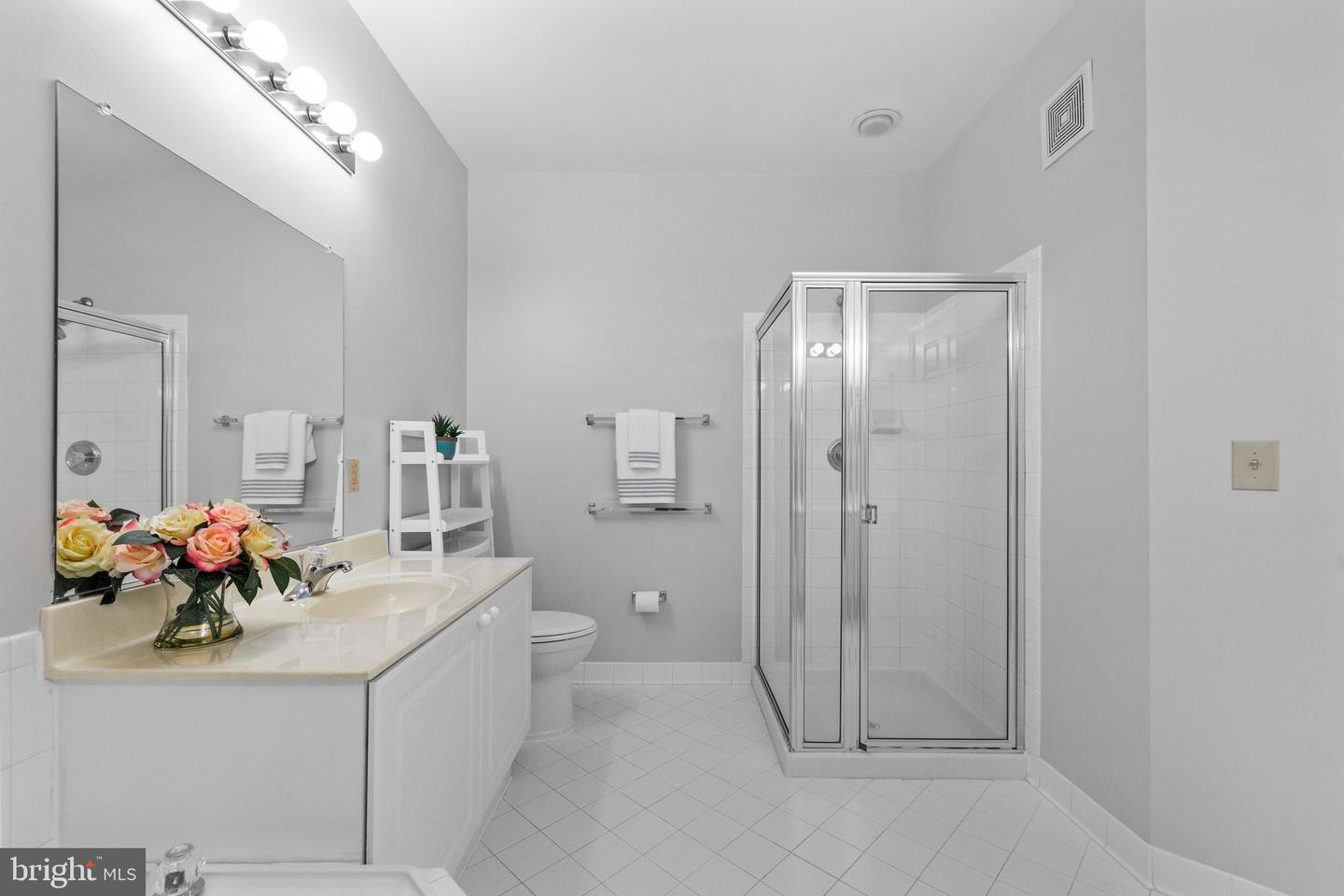 4950 BRENMAN PARK DR #301, ALEXANDRIA, Virginia 22304, 2 Bedrooms Bedrooms, ,2 BathroomsBathrooms,Residential,For sale,4950 BRENMAN PARK DR #301,VAAX2045426 MLS # VAAX2045426