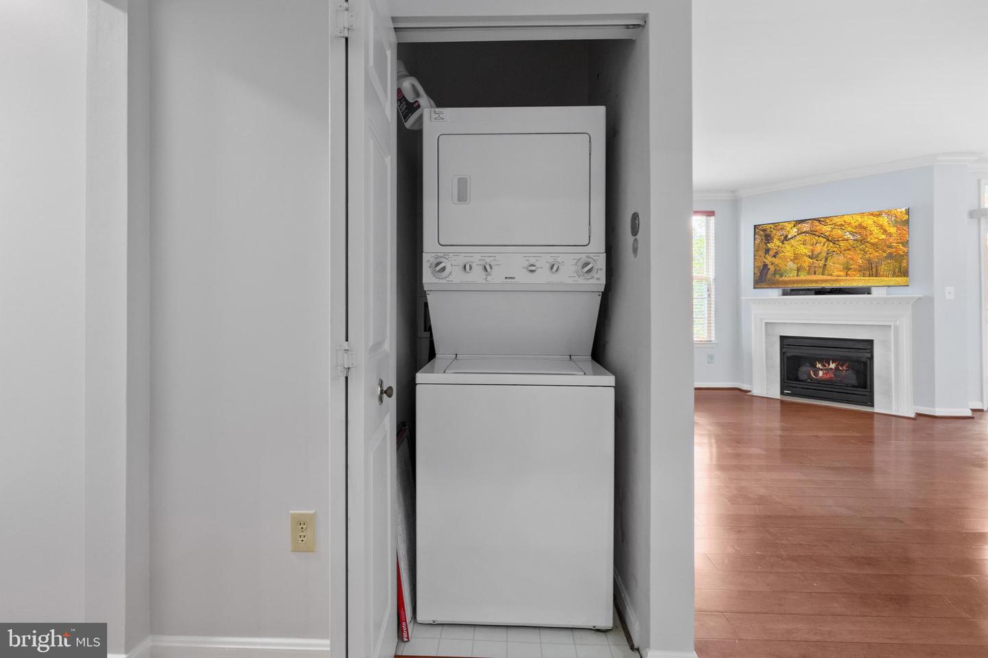 4950 BRENMAN PARK DR #301, ALEXANDRIA, Virginia 22304, 2 Bedrooms Bedrooms, ,2 BathroomsBathrooms,Residential,For sale,4950 BRENMAN PARK DR #301,VAAX2045426 MLS # VAAX2045426