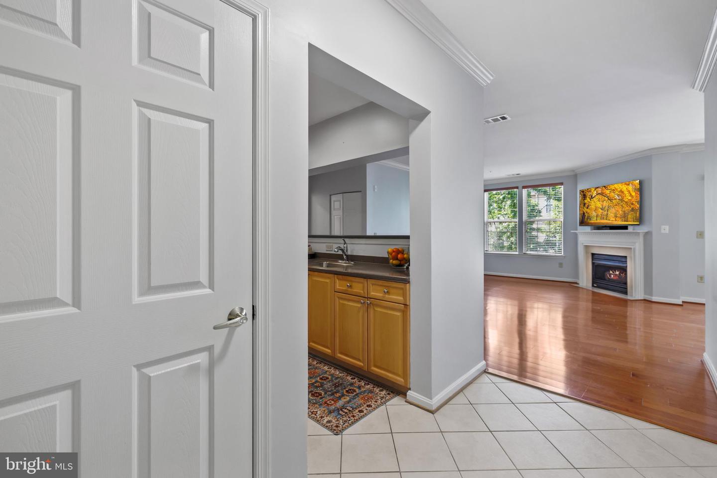 4950 BRENMAN PARK DR #301, ALEXANDRIA, Virginia 22304, 2 Bedrooms Bedrooms, ,2 BathroomsBathrooms,Residential,For sale,4950 BRENMAN PARK DR #301,VAAX2045426 MLS # VAAX2045426