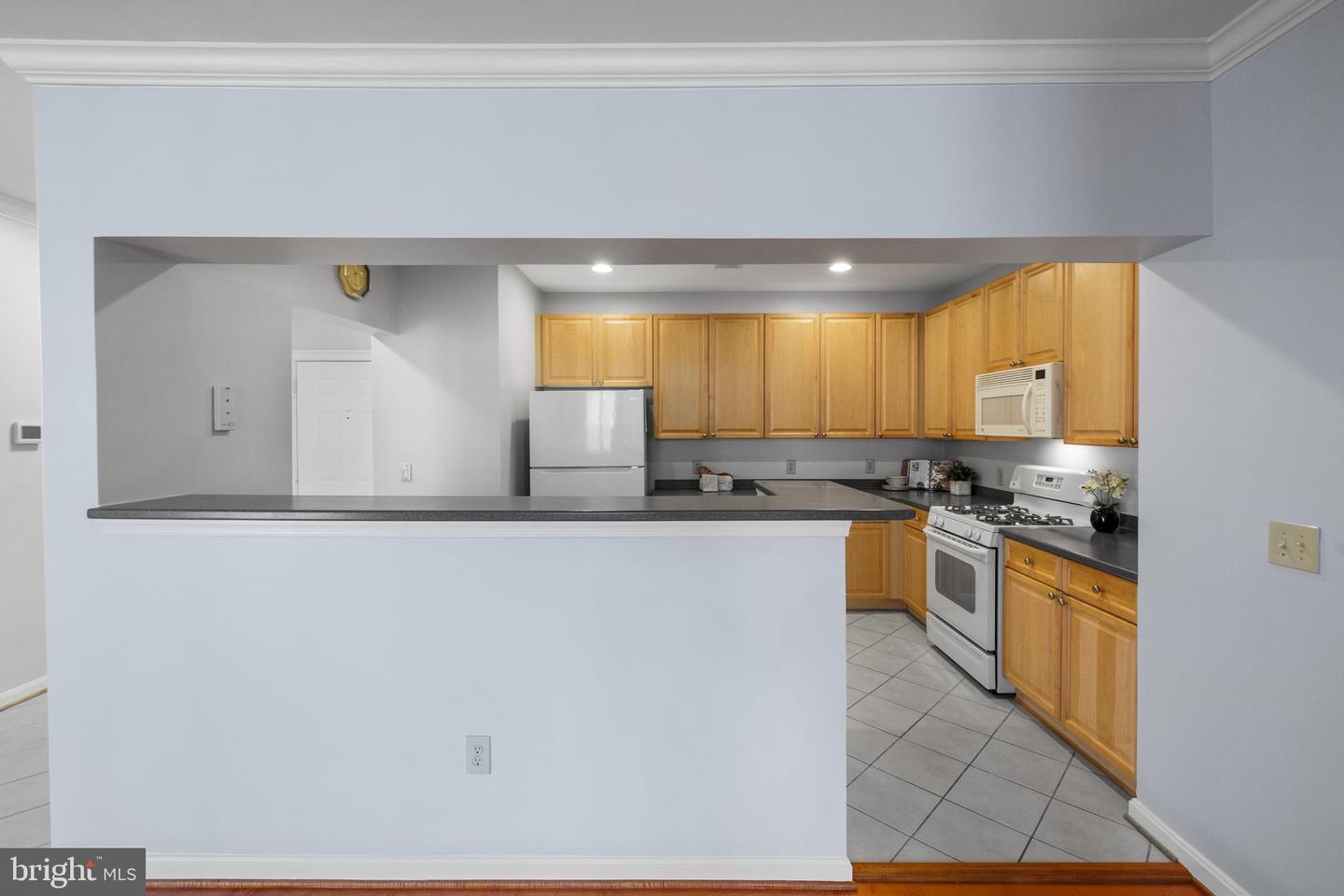4950 BRENMAN PARK DR #301, ALEXANDRIA, Virginia 22304, 2 Bedrooms Bedrooms, ,2 BathroomsBathrooms,Residential,For sale,4950 BRENMAN PARK DR #301,VAAX2045426 MLS # VAAX2045426