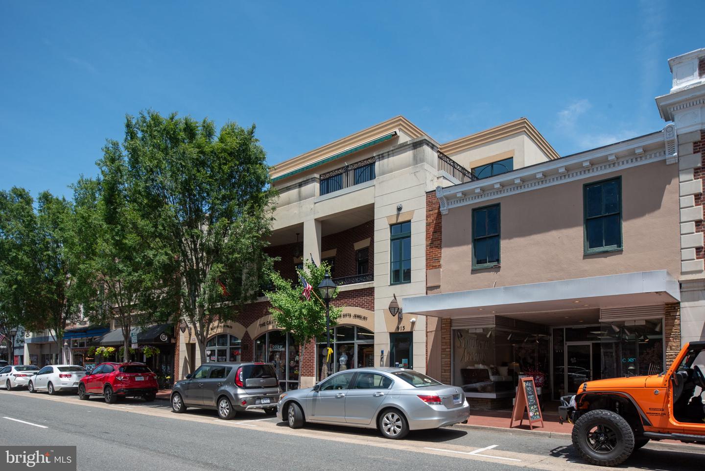 913 A CAROLINE ST, FREDERICKSBURG, Virginia 22401, 3 Bedrooms Bedrooms, 8 Rooms Rooms,3 BathroomsBathrooms,Residential,For sale,913 A CAROLINE ST,VAFB2008282 MLS # VAFB2008282
