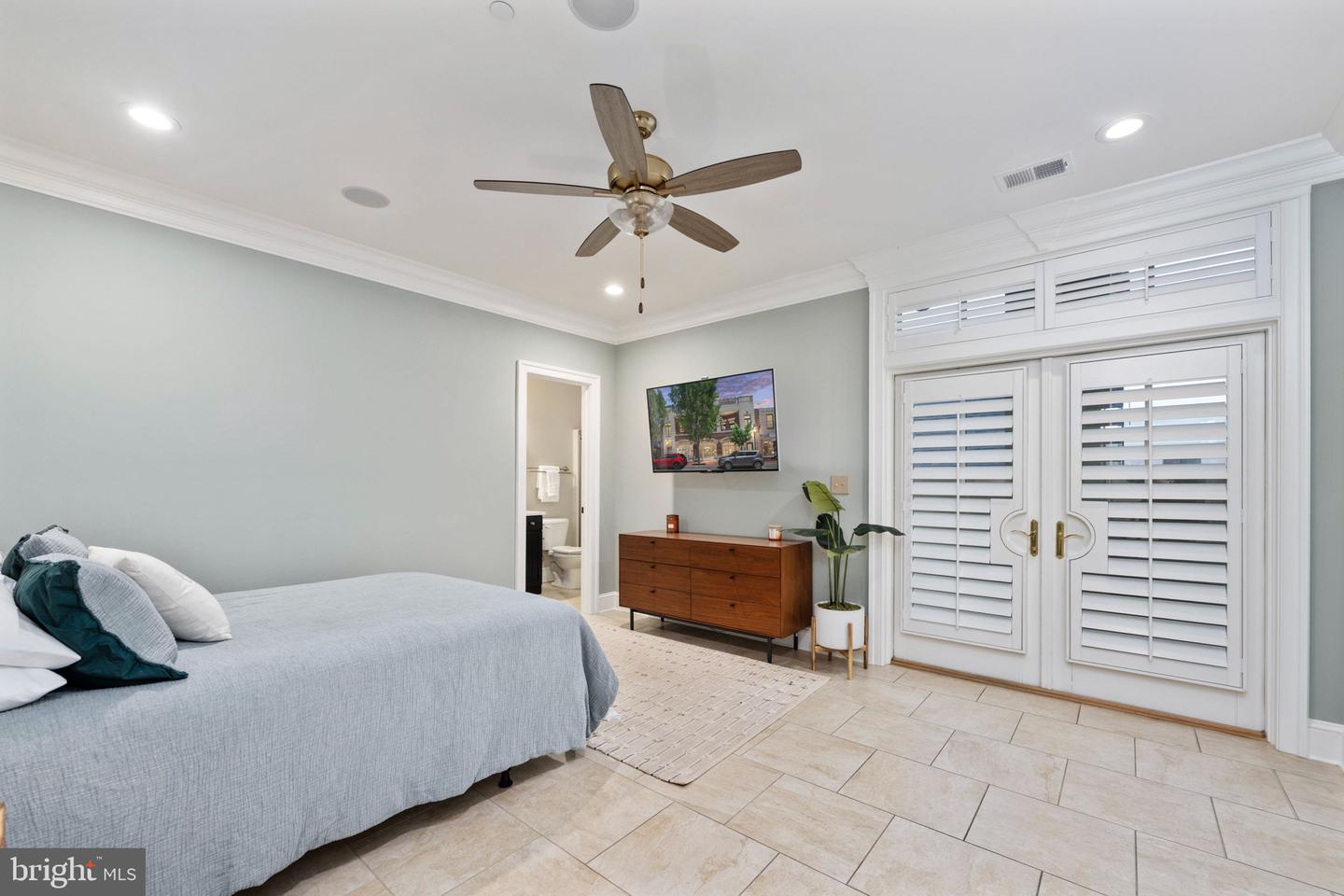 913 A CAROLINE ST, FREDERICKSBURG, Virginia 22401, 3 Bedrooms Bedrooms, 8 Rooms Rooms,3 BathroomsBathrooms,Residential,For sale,913 A CAROLINE ST,VAFB2008282 MLS # VAFB2008282