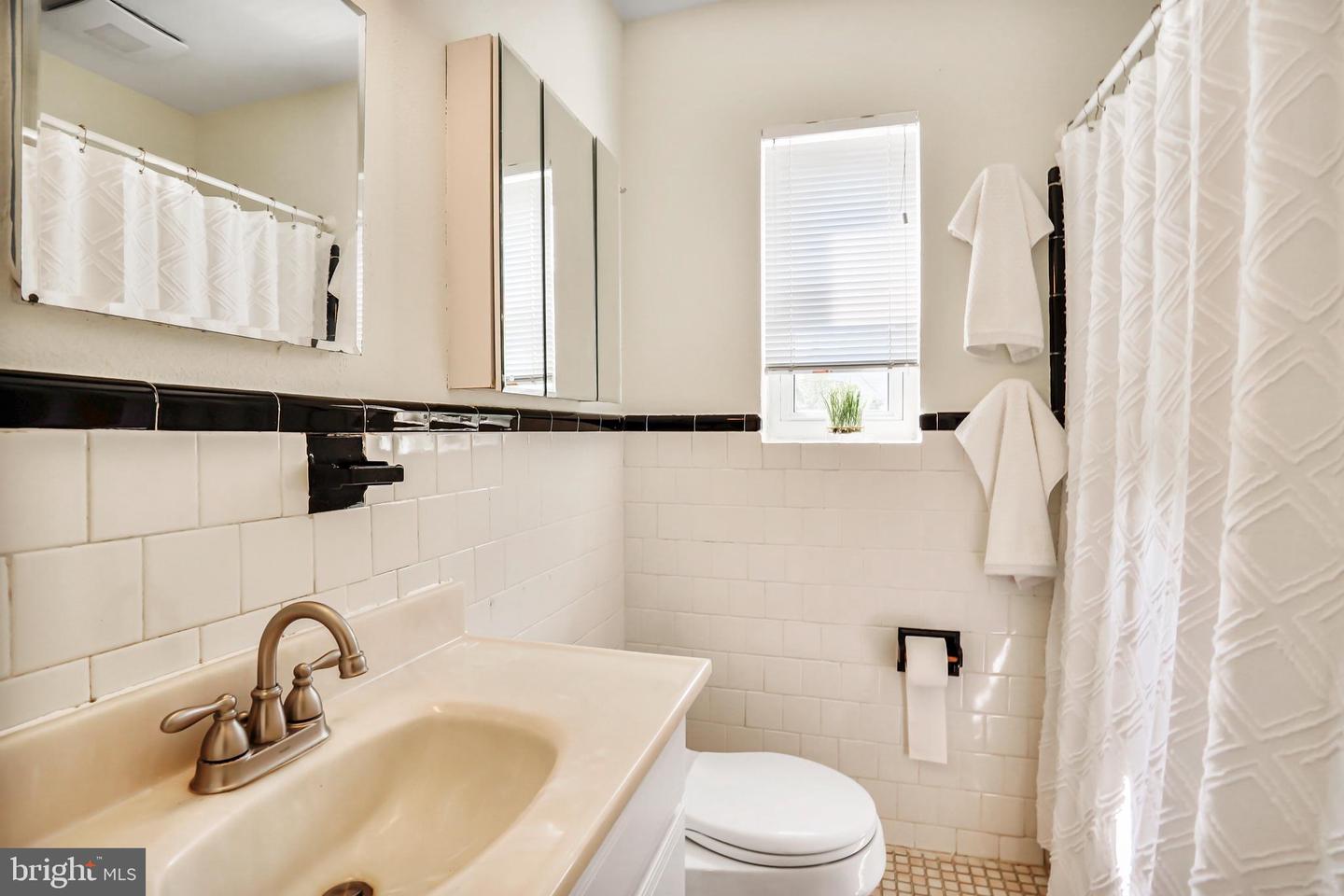7110 COVENTRY RD, ALEXANDRIA, Virginia 22306, 4 Bedrooms Bedrooms, 11 Rooms Rooms,2 BathroomsBathrooms,Residential,For sale,7110 COVENTRY RD,VAFX2242572 MLS # VAFX2242572