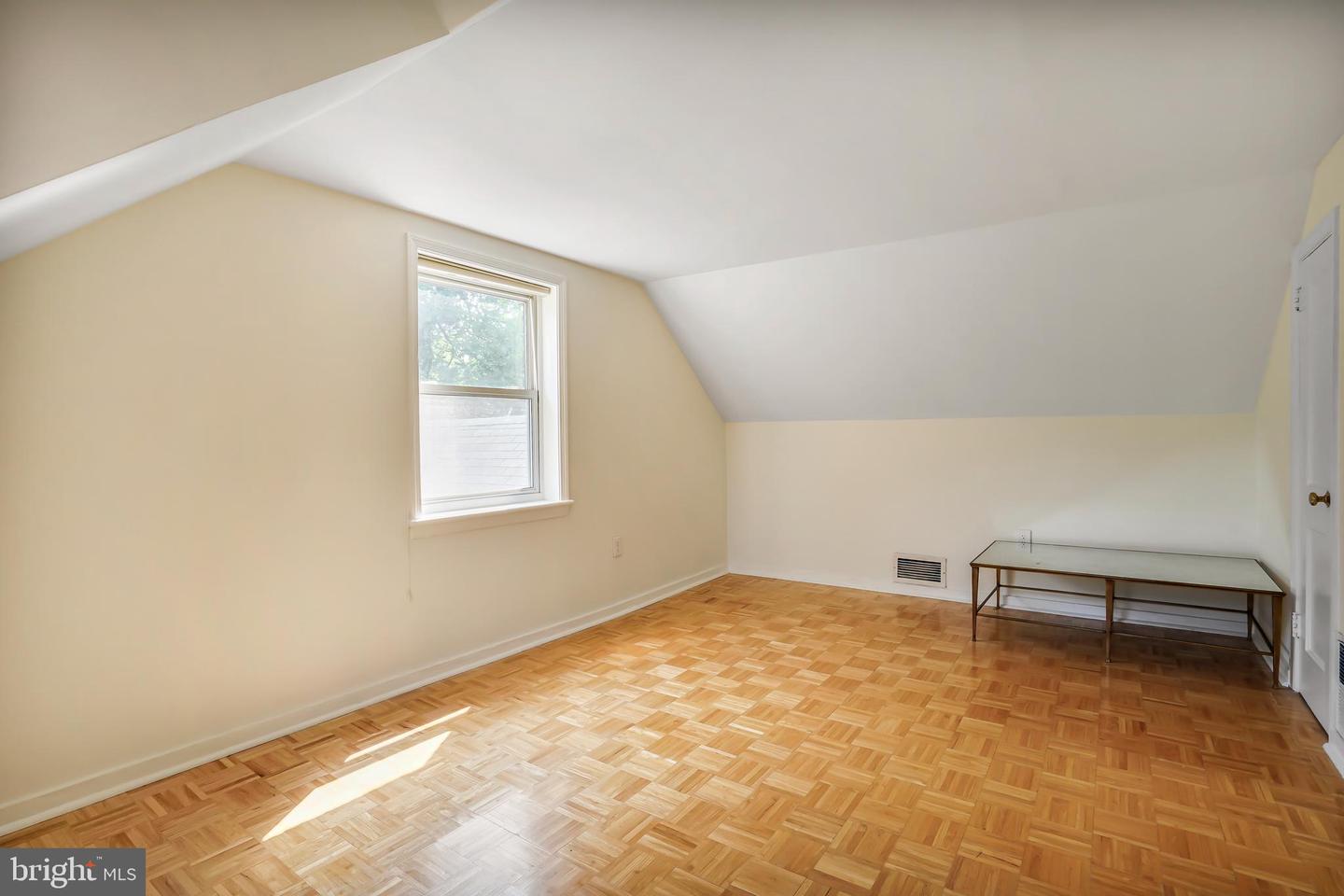 7110 COVENTRY RD, ALEXANDRIA, Virginia 22306, 4 Bedrooms Bedrooms, 11 Rooms Rooms,2 BathroomsBathrooms,Residential,For sale,7110 COVENTRY RD,VAFX2242572 MLS # VAFX2242572