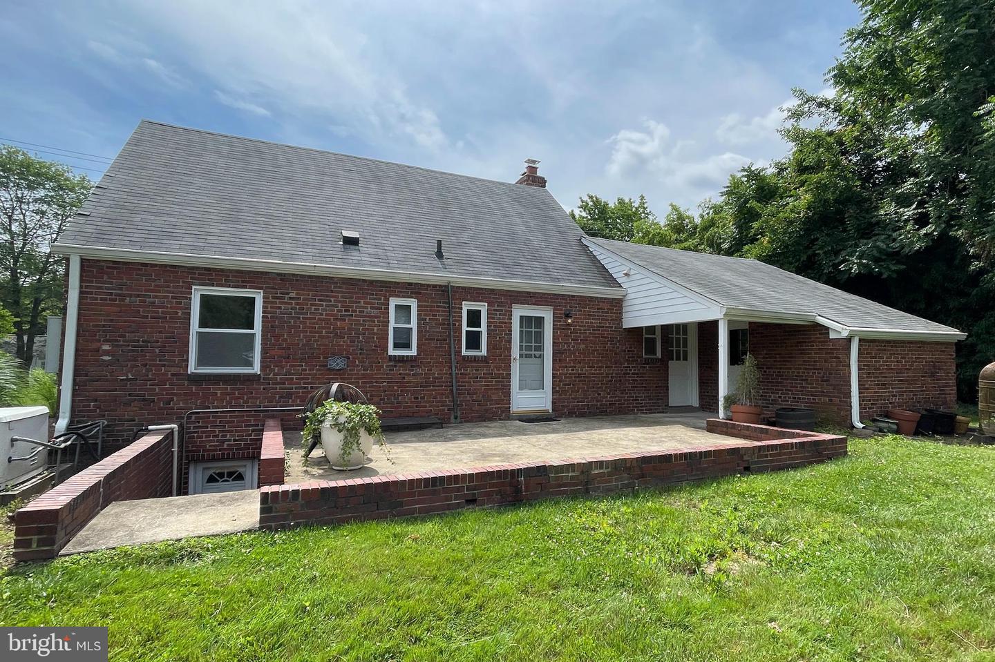 7110 COVENTRY RD, ALEXANDRIA, Virginia 22306, 4 Bedrooms Bedrooms, 11 Rooms Rooms,2 BathroomsBathrooms,Residential,For sale,7110 COVENTRY RD,VAFX2242572 MLS # VAFX2242572