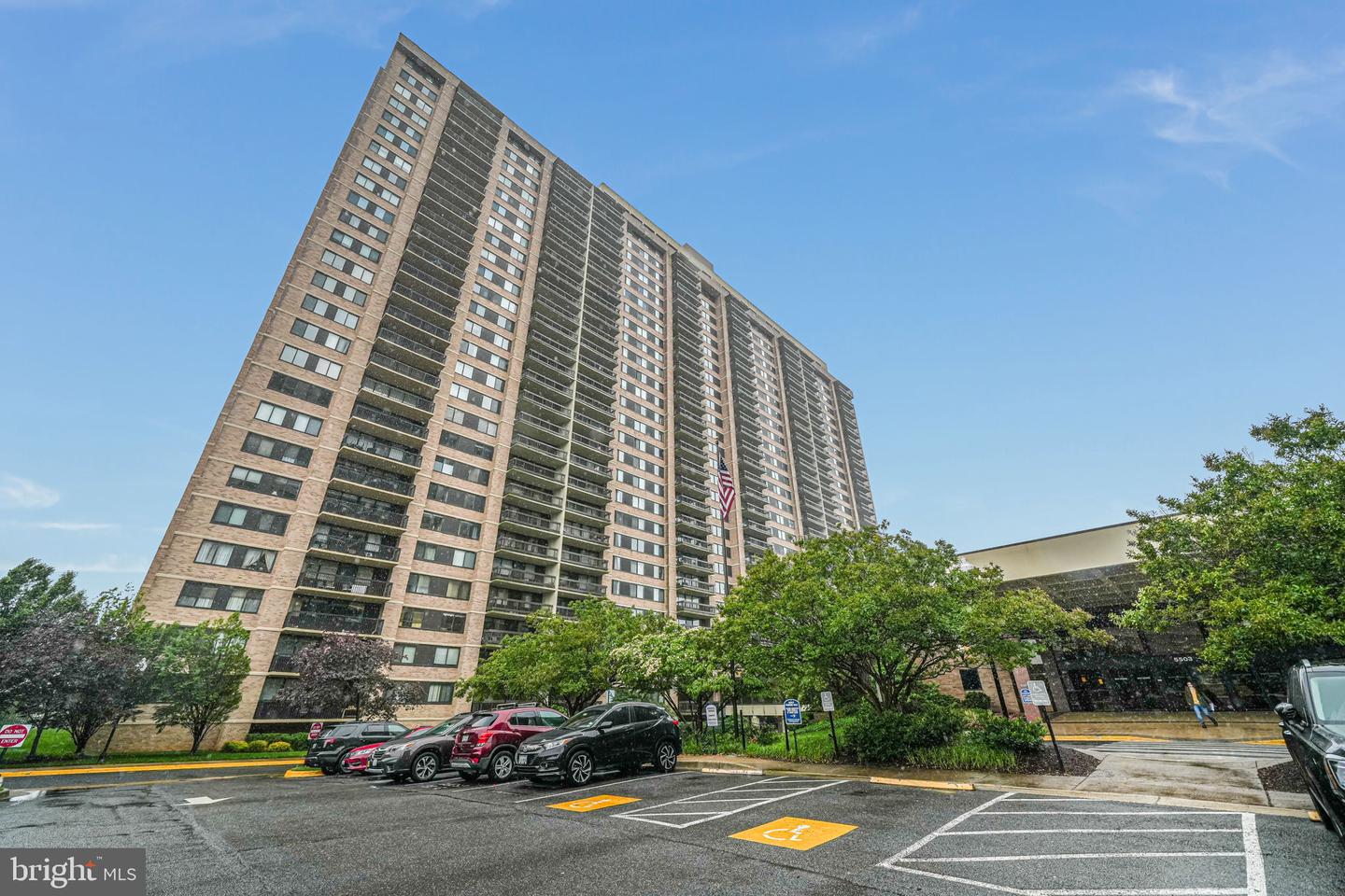 5501 SEMINARY RD #401S, FALLS CHURCH, Virginia 22041, 1 Bedroom Bedrooms, ,1 BathroomBathrooms,Residential,For sale,5501 SEMINARY RD #401S,VAFX2244418 MLS # VAFX2244418