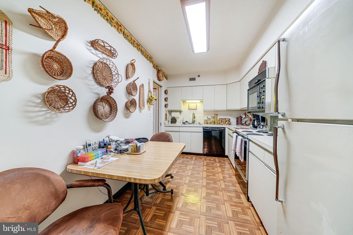 5501 SEMINARY RD #401S, FALLS CHURCH, Virginia 22041, 1 Bedroom Bedrooms, ,1 BathroomBathrooms,Residential,For sale,5501 SEMINARY RD #401S,VAFX2244418 MLS # VAFX2244418
