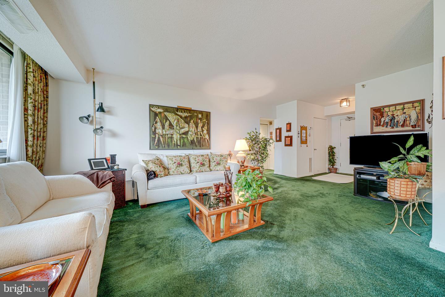 5501 SEMINARY RD #401S, FALLS CHURCH, Virginia 22041, 1 Bedroom Bedrooms, ,1 BathroomBathrooms,Residential,For sale,5501 SEMINARY RD #401S,VAFX2244418 MLS # VAFX2244418