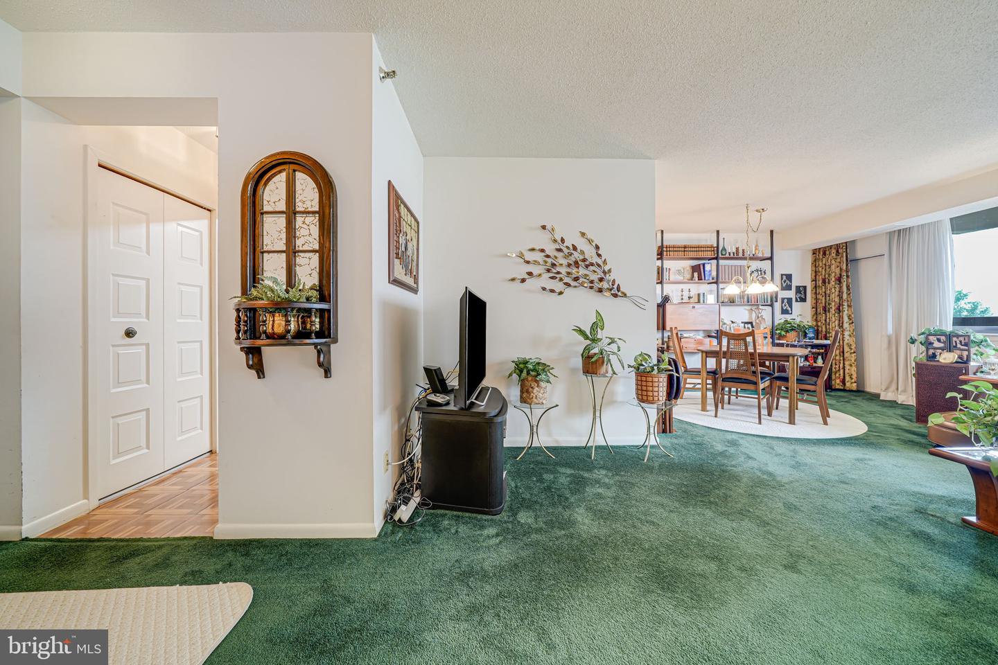 5501 SEMINARY RD #401S, FALLS CHURCH, Virginia 22041, 1 Bedroom Bedrooms, ,1 BathroomBathrooms,Residential,For sale,5501 SEMINARY RD #401S,VAFX2244418 MLS # VAFX2244418