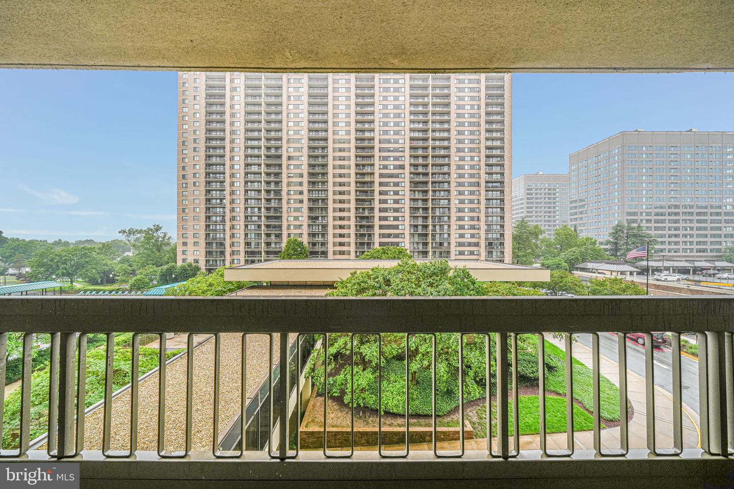 5501 SEMINARY RD #401S, FALLS CHURCH, Virginia 22041, 1 Bedroom Bedrooms, ,1 BathroomBathrooms,Residential,For sale,5501 SEMINARY RD #401S,VAFX2244418 MLS # VAFX2244418