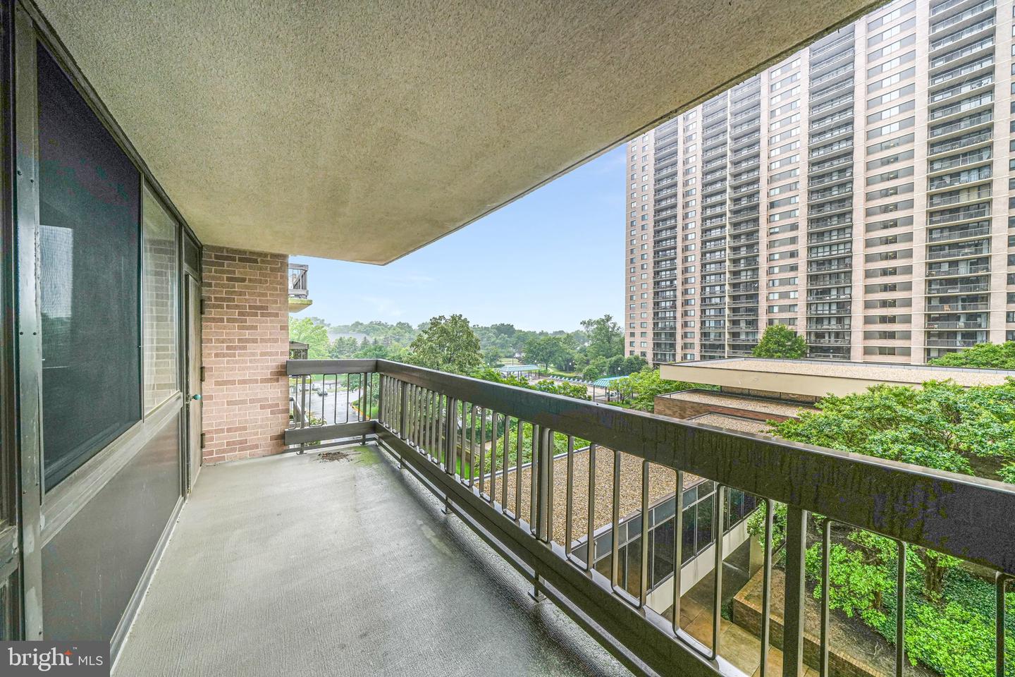 5501 SEMINARY RD #401S, FALLS CHURCH, Virginia 22041, 1 Bedroom Bedrooms, ,1 BathroomBathrooms,Residential,For sale,5501 SEMINARY RD #401S,VAFX2244418 MLS # VAFX2244418