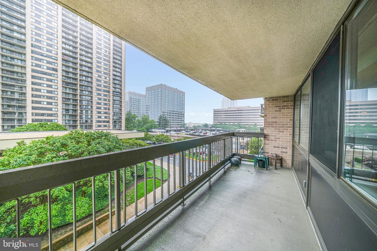 5501 SEMINARY RD #401S, FALLS CHURCH, Virginia 22041, 1 Bedroom Bedrooms, ,1 BathroomBathrooms,Residential,For sale,5501 SEMINARY RD #401S,VAFX2244418 MLS # VAFX2244418