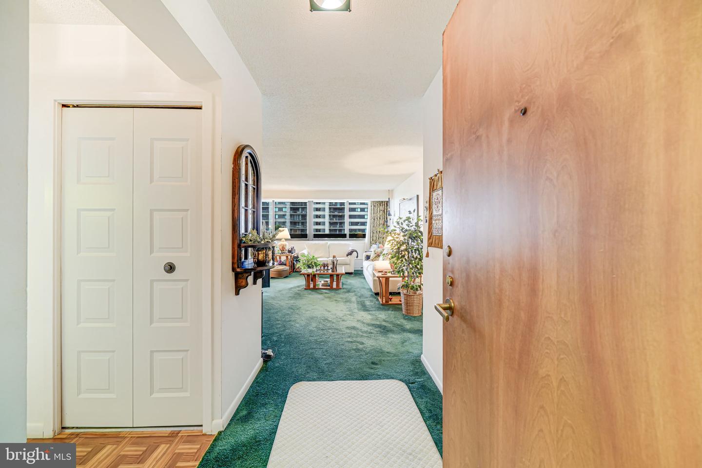 5501 SEMINARY RD #401S, FALLS CHURCH, Virginia 22041, 1 Bedroom Bedrooms, ,1 BathroomBathrooms,Residential,For sale,5501 SEMINARY RD #401S,VAFX2244418 MLS # VAFX2244418