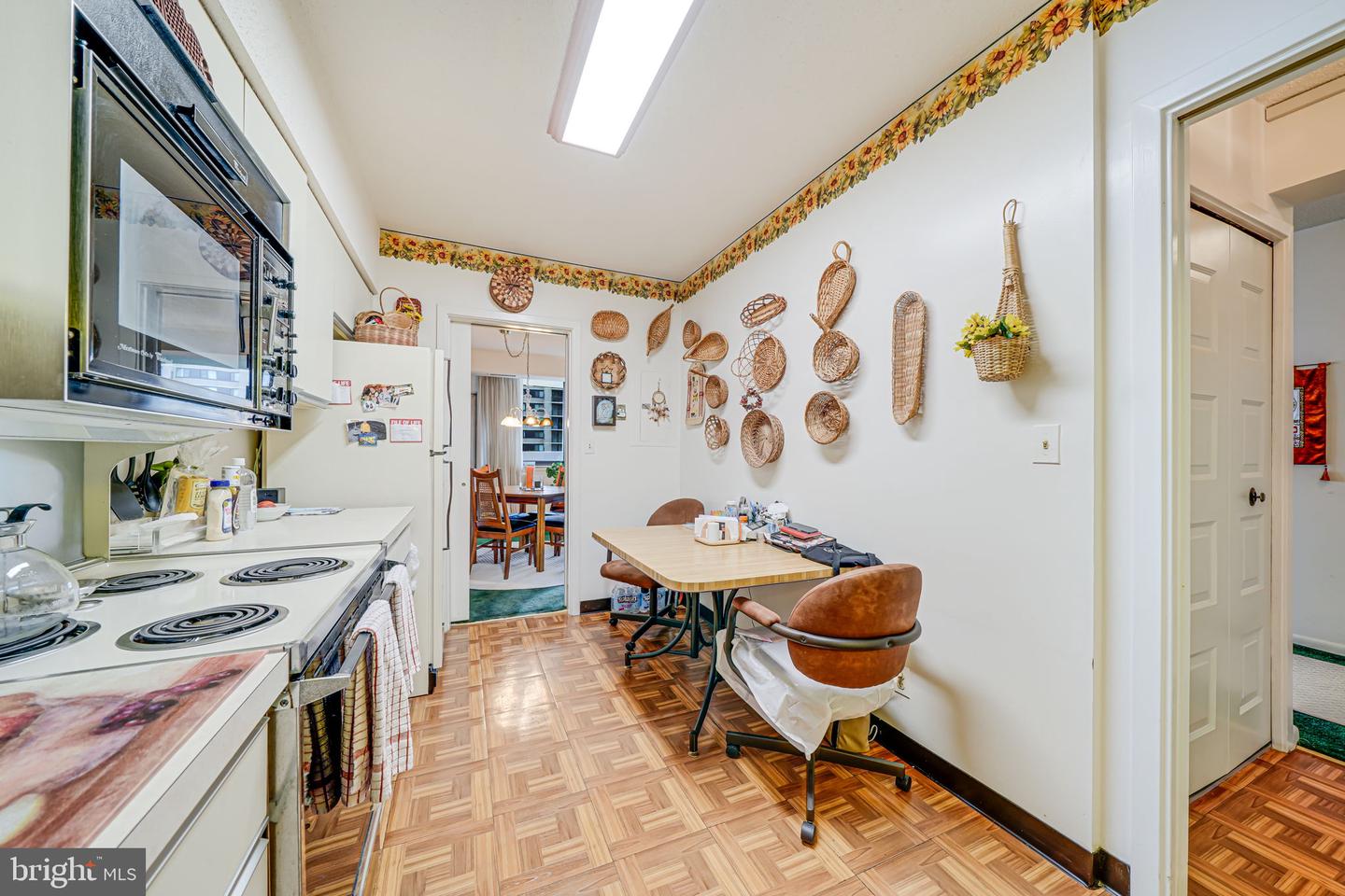 5501 SEMINARY RD #401S, FALLS CHURCH, Virginia 22041, 1 Bedroom Bedrooms, ,1 BathroomBathrooms,Residential,For sale,5501 SEMINARY RD #401S,VAFX2244418 MLS # VAFX2244418