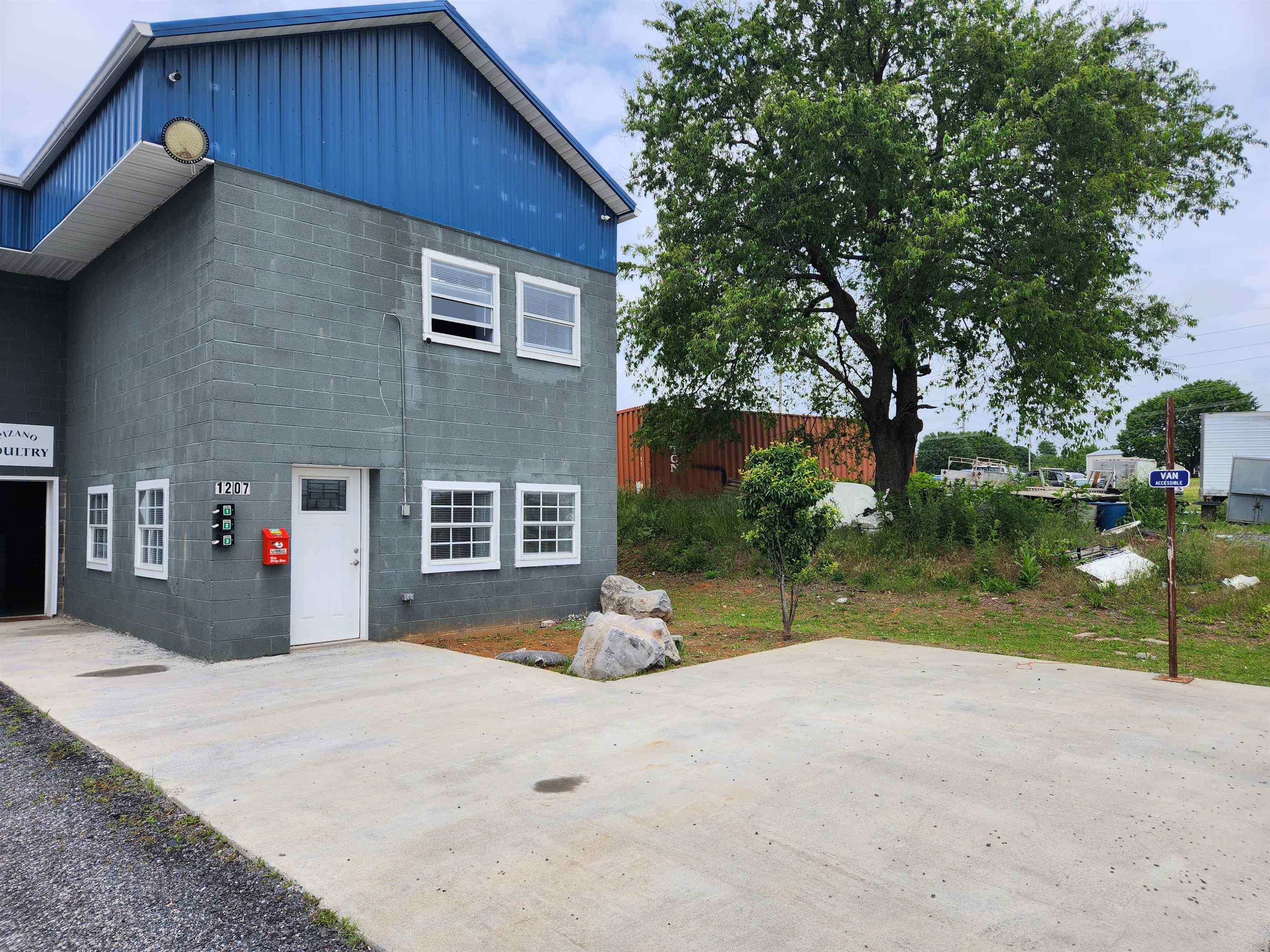 1207 N LIBERTY ST, HARRISONBURG, Virginia 22802, ,Commercial,1207 N LIBERTY ST,665615 MLS # 665615