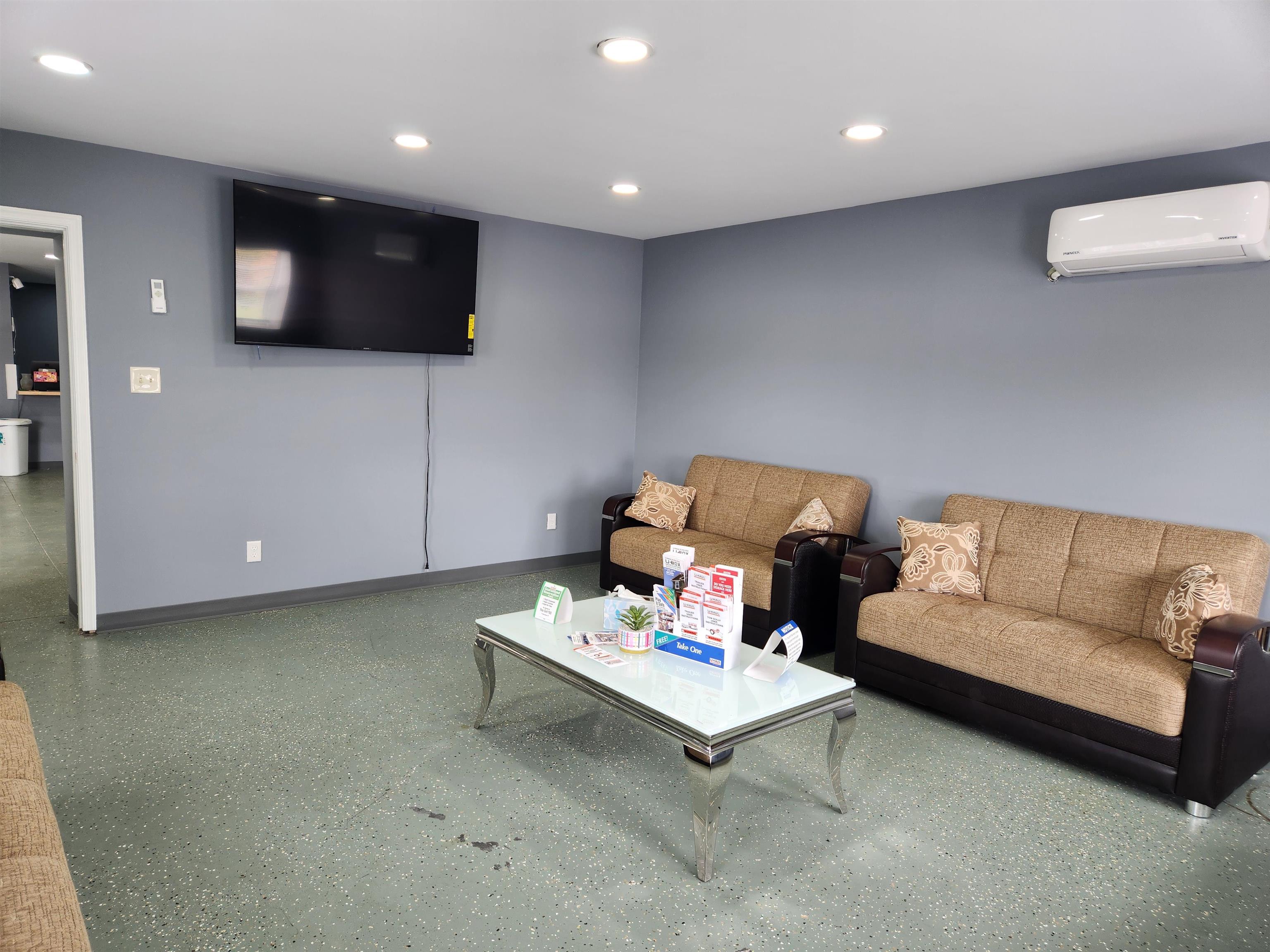 1207 N LIBERTY ST, HARRISONBURG, Virginia 22802, ,Commercial,1207 N LIBERTY ST,665615 MLS # 665615