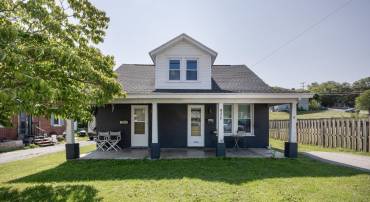 424 N DELPHINE AVE, WAYNESBORO, Virginia 22980, ,Residential,424 N DELPHINE AVE,665626 MLS # 665626