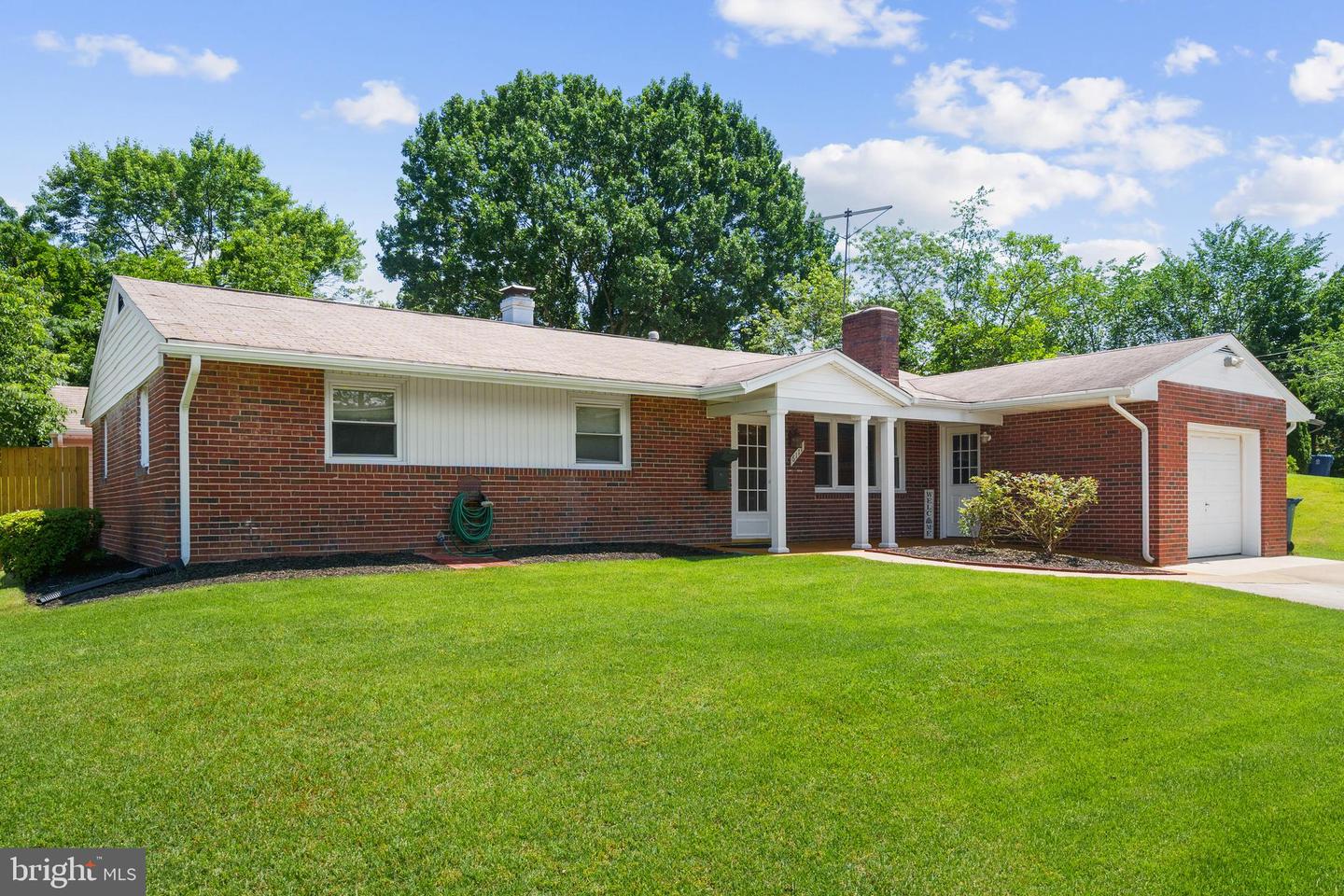 6117 ROSE HILL DR, ALEXANDRIA, Virginia 22310, 3 Bedrooms Bedrooms, ,2 BathroomsBathrooms,Residential,For sale,6117 ROSE HILL DR,VAFX2245698 MLS # VAFX2245698