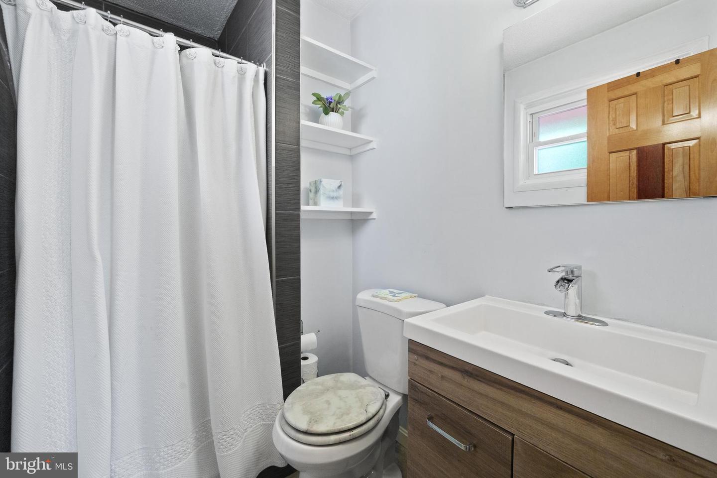 6117 ROSE HILL DR, ALEXANDRIA, Virginia 22310, 3 Bedrooms Bedrooms, ,2 BathroomsBathrooms,Residential,For sale,6117 ROSE HILL DR,VAFX2245698 MLS # VAFX2245698