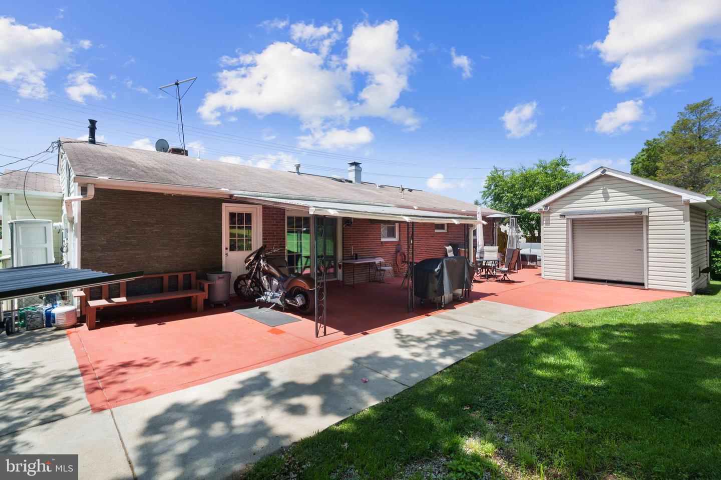 6117 ROSE HILL DR, ALEXANDRIA, Virginia 22310, 3 Bedrooms Bedrooms, ,2 BathroomsBathrooms,Residential,For sale,6117 ROSE HILL DR,VAFX2245698 MLS # VAFX2245698