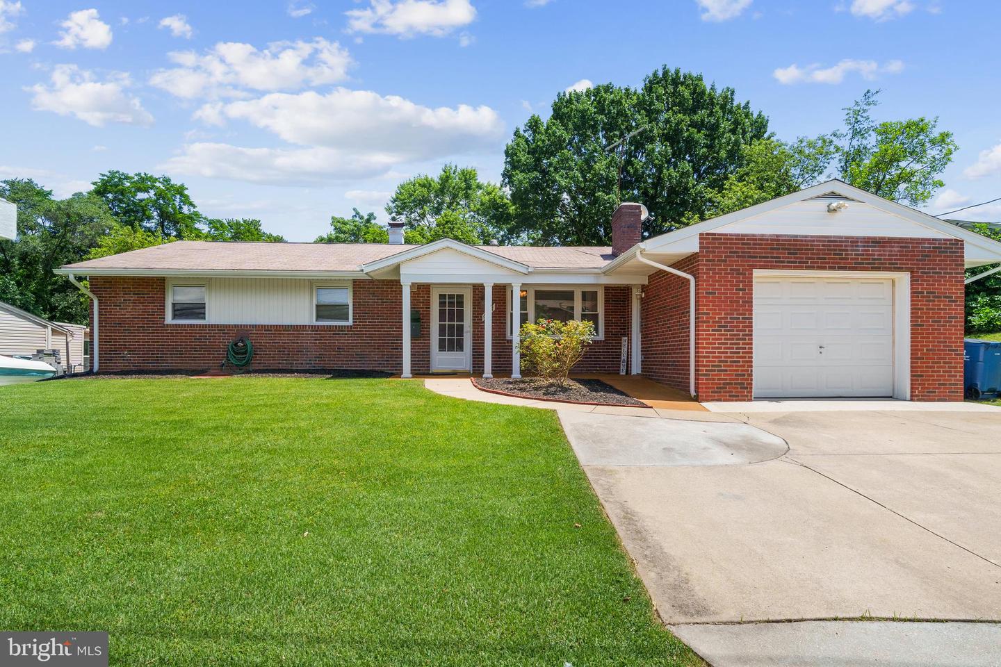 6117 ROSE HILL DR, ALEXANDRIA, Virginia 22310, 3 Bedrooms Bedrooms, ,2 BathroomsBathrooms,Residential,For sale,6117 ROSE HILL DR,VAFX2245698 MLS # VAFX2245698