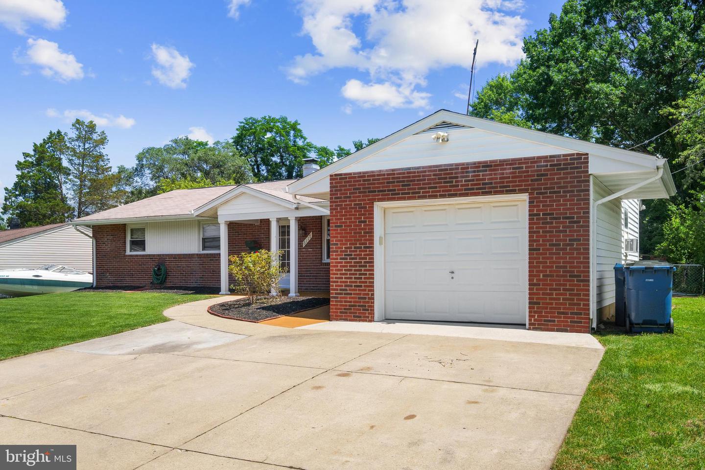 6117 ROSE HILL DR, ALEXANDRIA, Virginia 22310, 3 Bedrooms Bedrooms, ,2 BathroomsBathrooms,Residential,For sale,6117 ROSE HILL DR,VAFX2245698 MLS # VAFX2245698