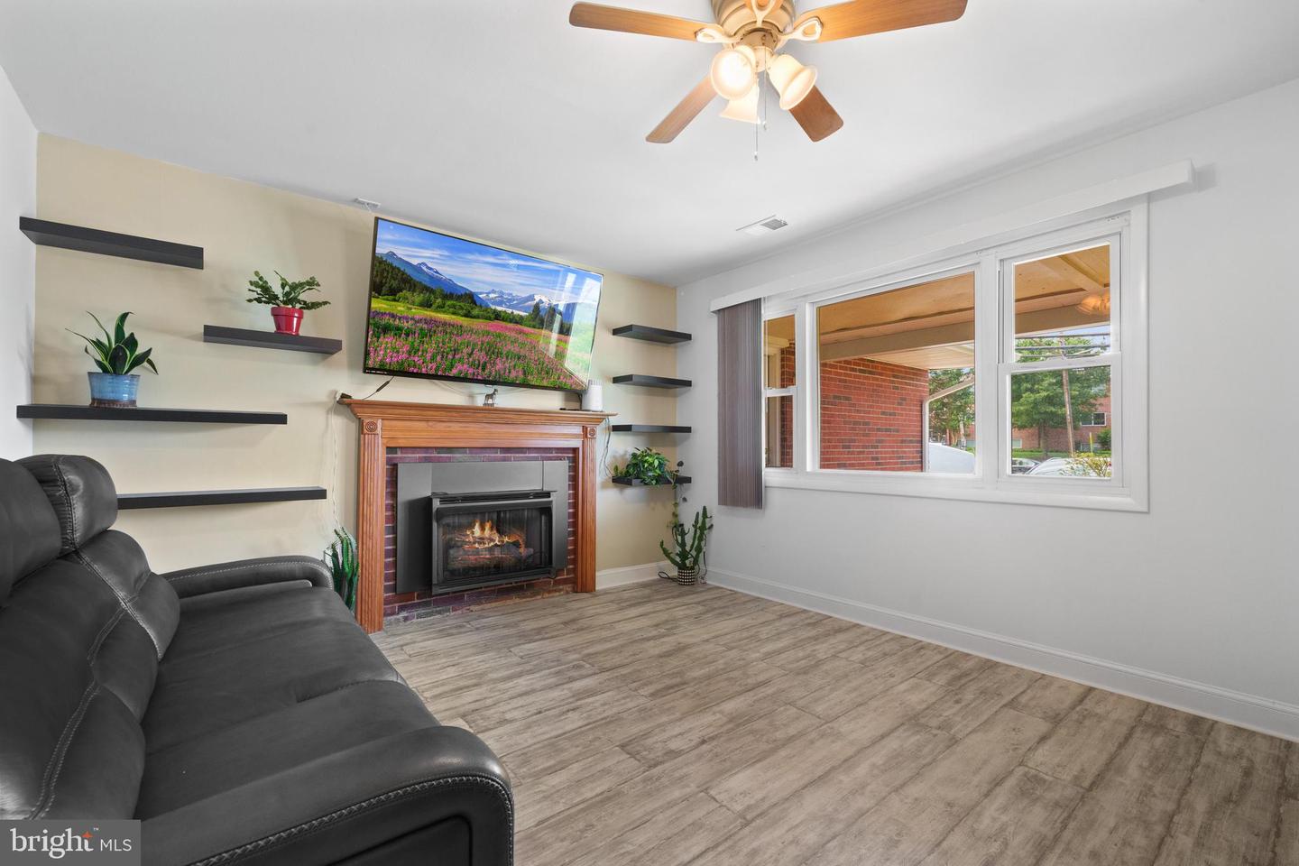6117 ROSE HILL DR, ALEXANDRIA, Virginia 22310, 3 Bedrooms Bedrooms, ,2 BathroomsBathrooms,Residential,For sale,6117 ROSE HILL DR,VAFX2245698 MLS # VAFX2245698