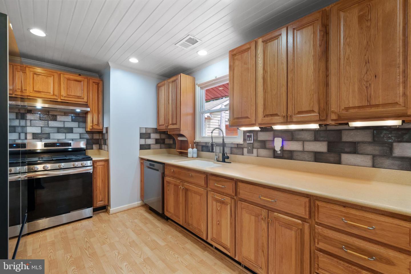 6117 ROSE HILL DR, ALEXANDRIA, Virginia 22310, 3 Bedrooms Bedrooms, ,2 BathroomsBathrooms,Residential,For sale,6117 ROSE HILL DR,VAFX2245698 MLS # VAFX2245698