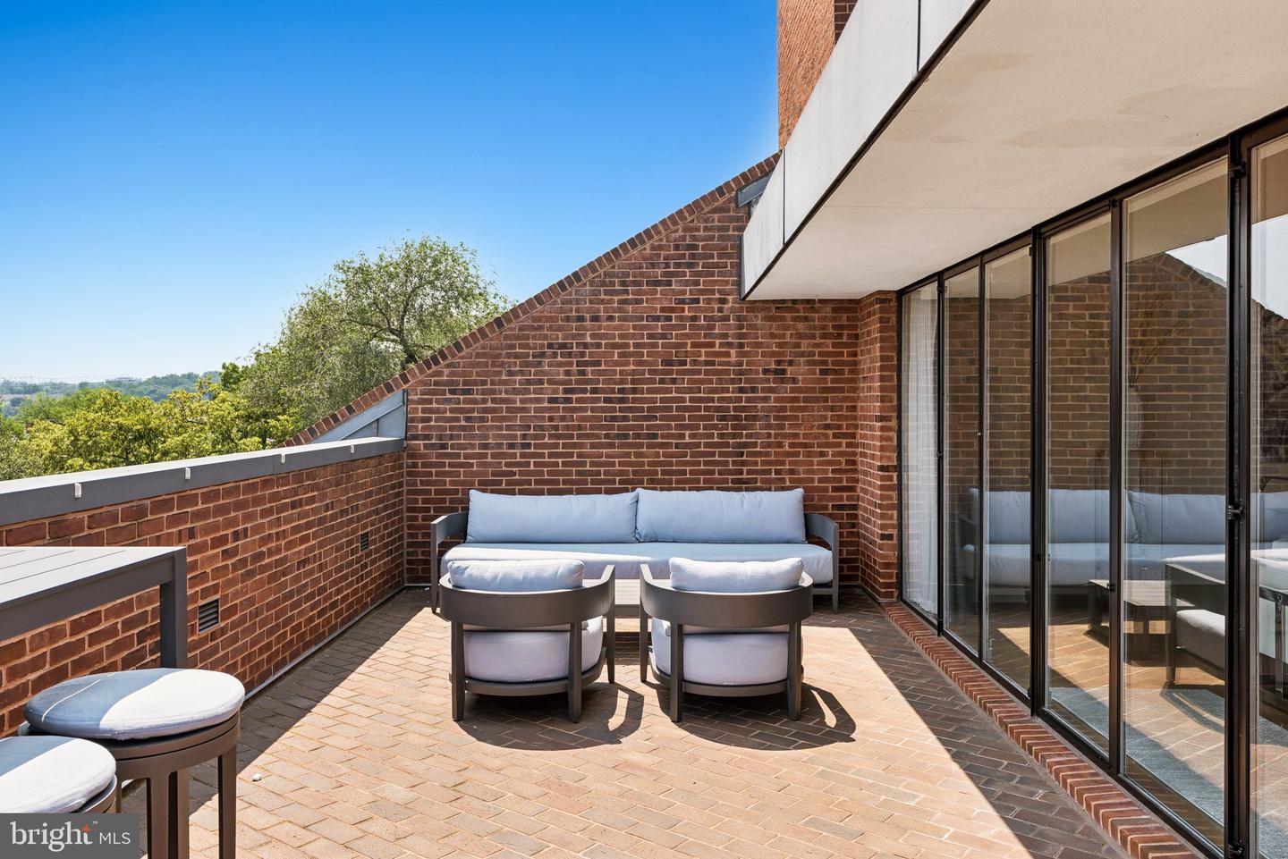 3251 PROSPECT ST NW #402, WASHINGTON, District Of Columbia 20007, 5 Bedrooms Bedrooms, ,4 BathroomsBathrooms,Residential,For sale,3251 PROSPECT ST NW #402,DCDC2204594 MLS # DCDC2204594