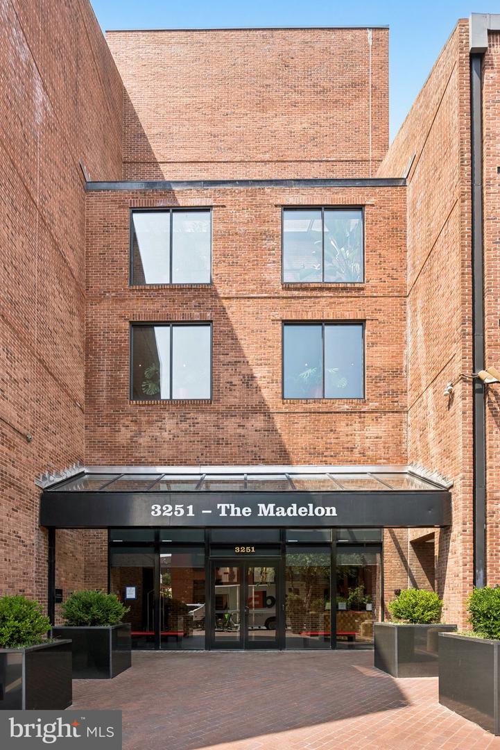 3251 PROSPECT ST NW #402, WASHINGTON, District Of Columbia 20007, 5 Bedrooms Bedrooms, ,4 BathroomsBathrooms,Residential,For sale,3251 PROSPECT ST NW #402,DCDC2204594 MLS # DCDC2204594