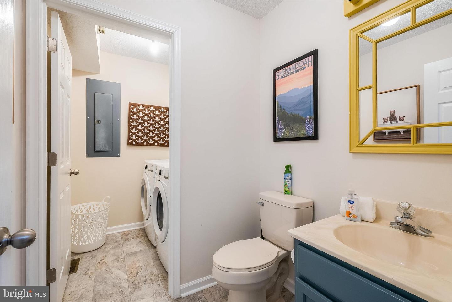 375 ALLEGHANY DR, MCGAHEYSVILLE, Virginia 22840, 3 Bedrooms Bedrooms, 9 Rooms Rooms,2 BathroomsBathrooms,Residential,For sale,375 ALLEGHANY DR,VARO2002372 MLS # VARO2002372