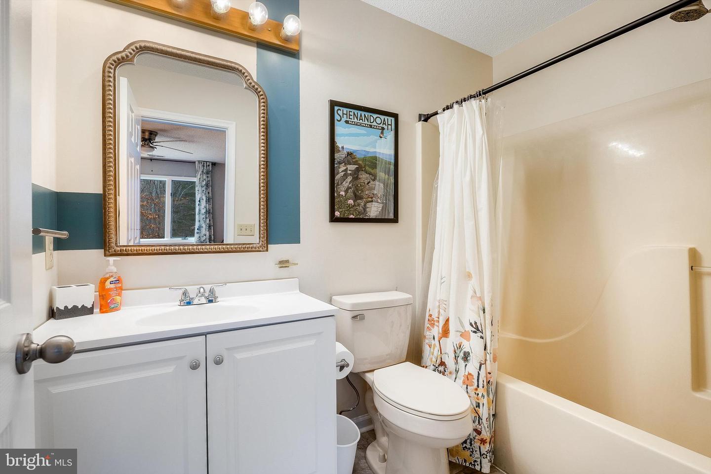 375 ALLEGHANY DR, MCGAHEYSVILLE, Virginia 22840, 3 Bedrooms Bedrooms, 9 Rooms Rooms,2 BathroomsBathrooms,Residential,For sale,375 ALLEGHANY DR,VARO2002372 MLS # VARO2002372