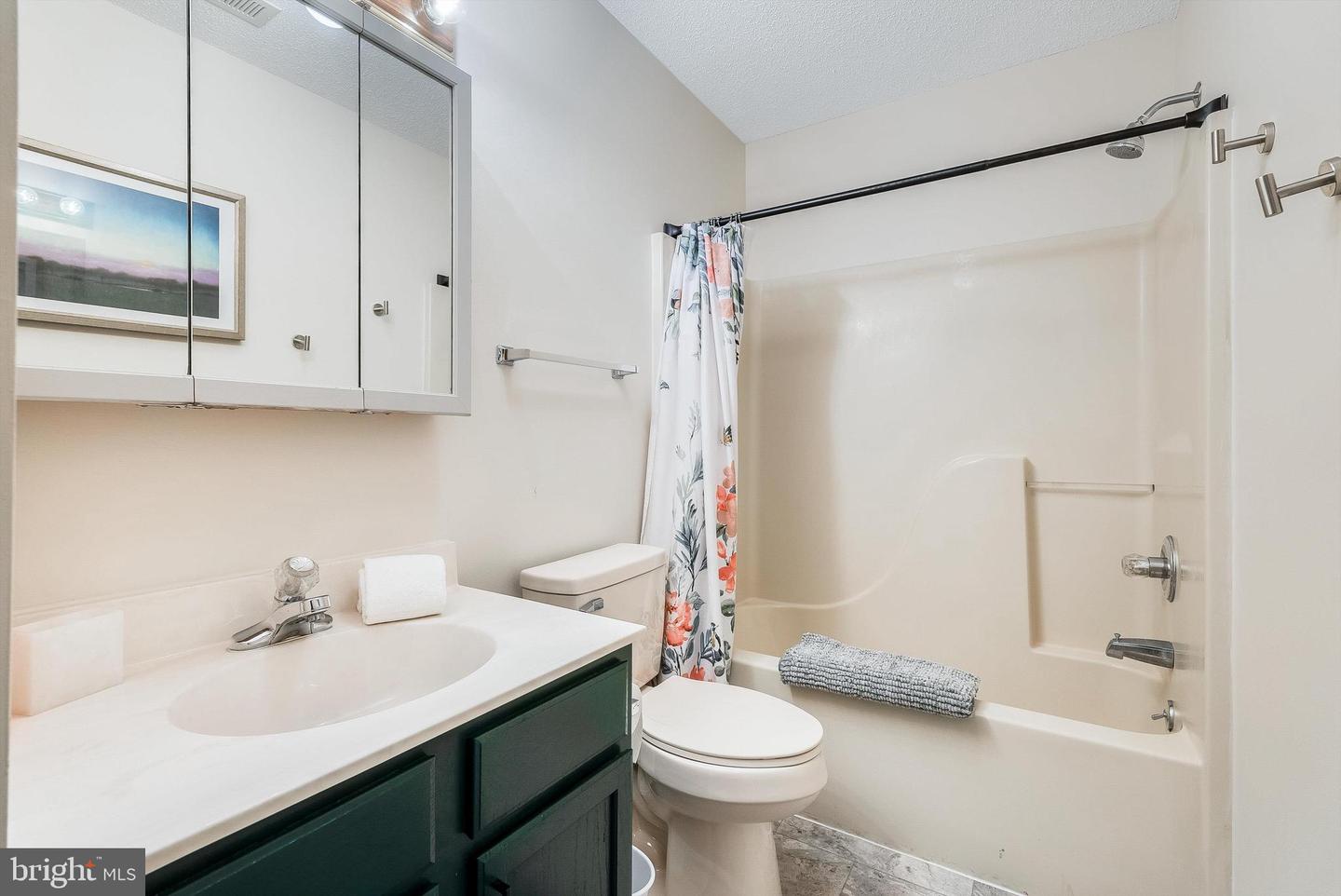 375 ALLEGHANY DR, MCGAHEYSVILLE, Virginia 22840, 3 Bedrooms Bedrooms, 9 Rooms Rooms,2 BathroomsBathrooms,Residential,For sale,375 ALLEGHANY DR,VARO2002372 MLS # VARO2002372