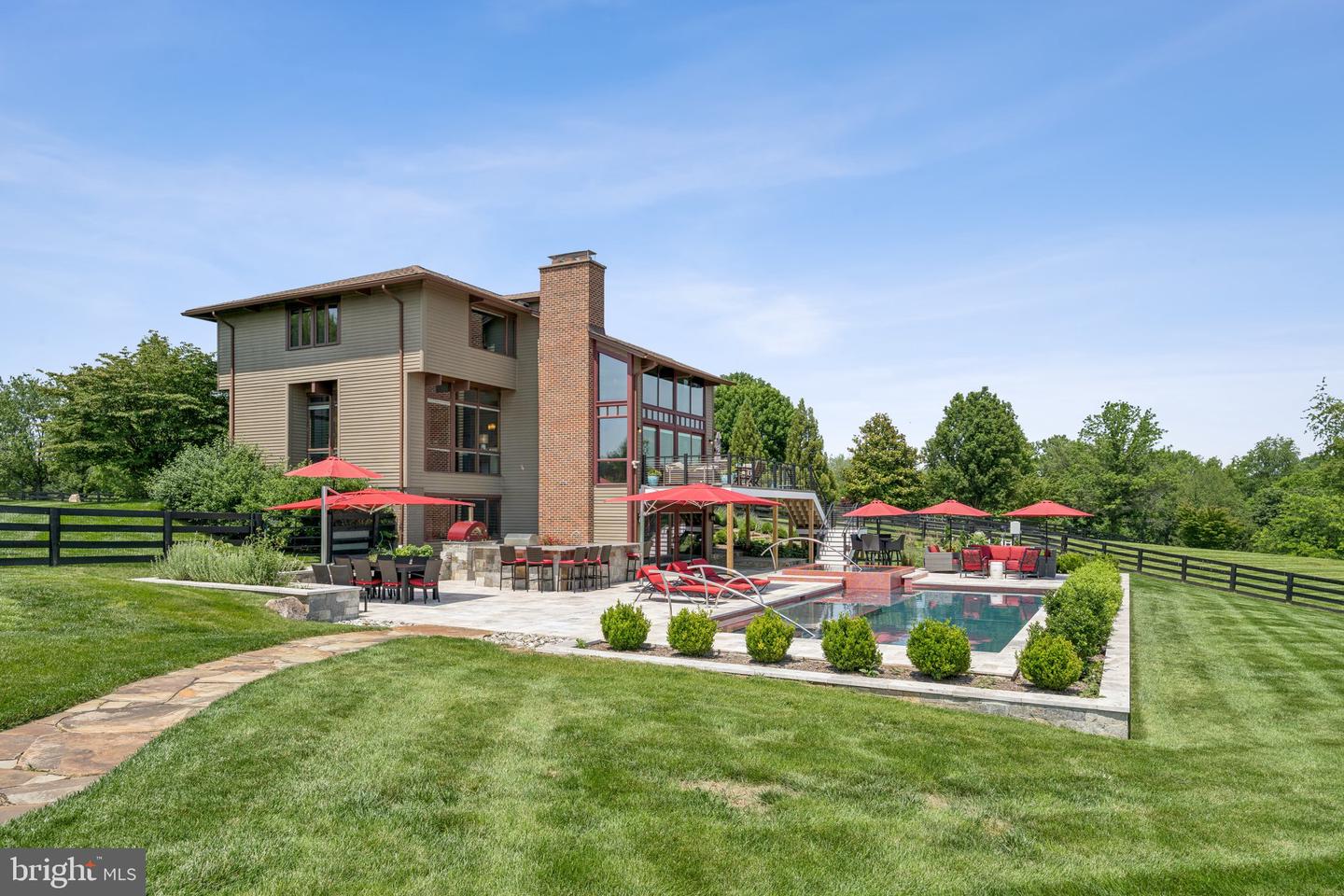 15724 TRAPSHIRE CT, WATERFORD, Virginia 20197, 4 Bedrooms Bedrooms, ,3 BathroomsBathrooms,Residential,For sale,15724 TRAPSHIRE CT,VALO2099134 MLS # VALO2099134