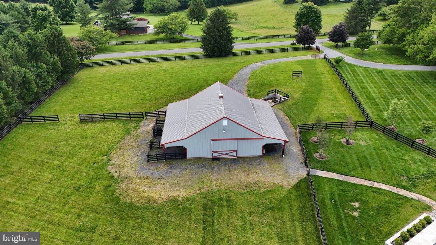 15724 TRAPSHIRE CT, WATERFORD, Virginia 20197, 4 Bedrooms Bedrooms, ,3 BathroomsBathrooms,Residential,For sale,15724 TRAPSHIRE CT,VALO2099134 MLS # VALO2099134