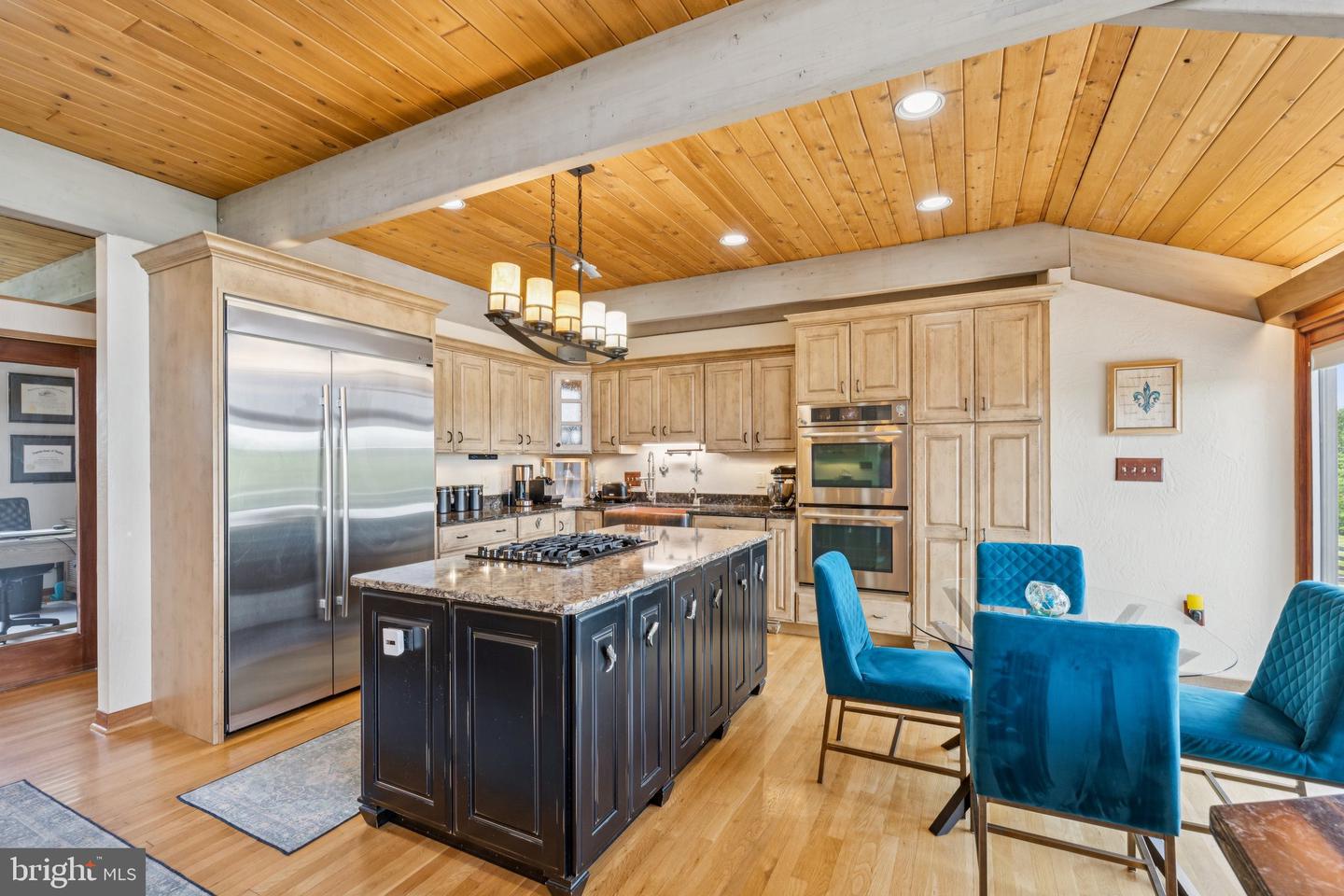 15724 TRAPSHIRE CT, WATERFORD, Virginia 20197, 4 Bedrooms Bedrooms, ,3 BathroomsBathrooms,Residential,For sale,15724 TRAPSHIRE CT,VALO2099134 MLS # VALO2099134