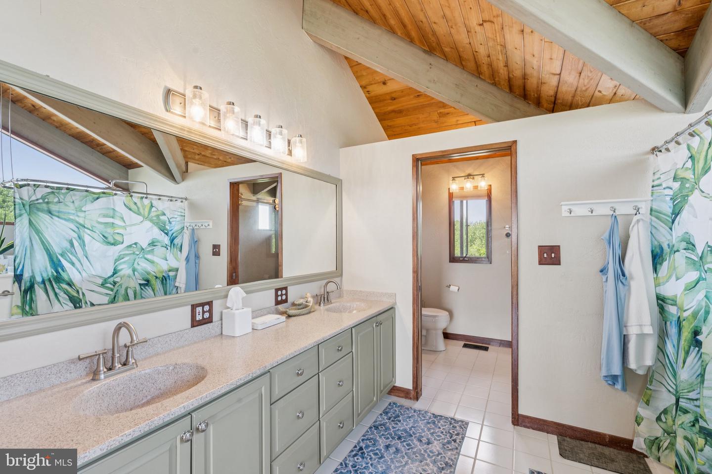 15724 TRAPSHIRE CT, WATERFORD, Virginia 20197, 4 Bedrooms Bedrooms, ,3 BathroomsBathrooms,Residential,For sale,15724 TRAPSHIRE CT,VALO2099134 MLS # VALO2099134