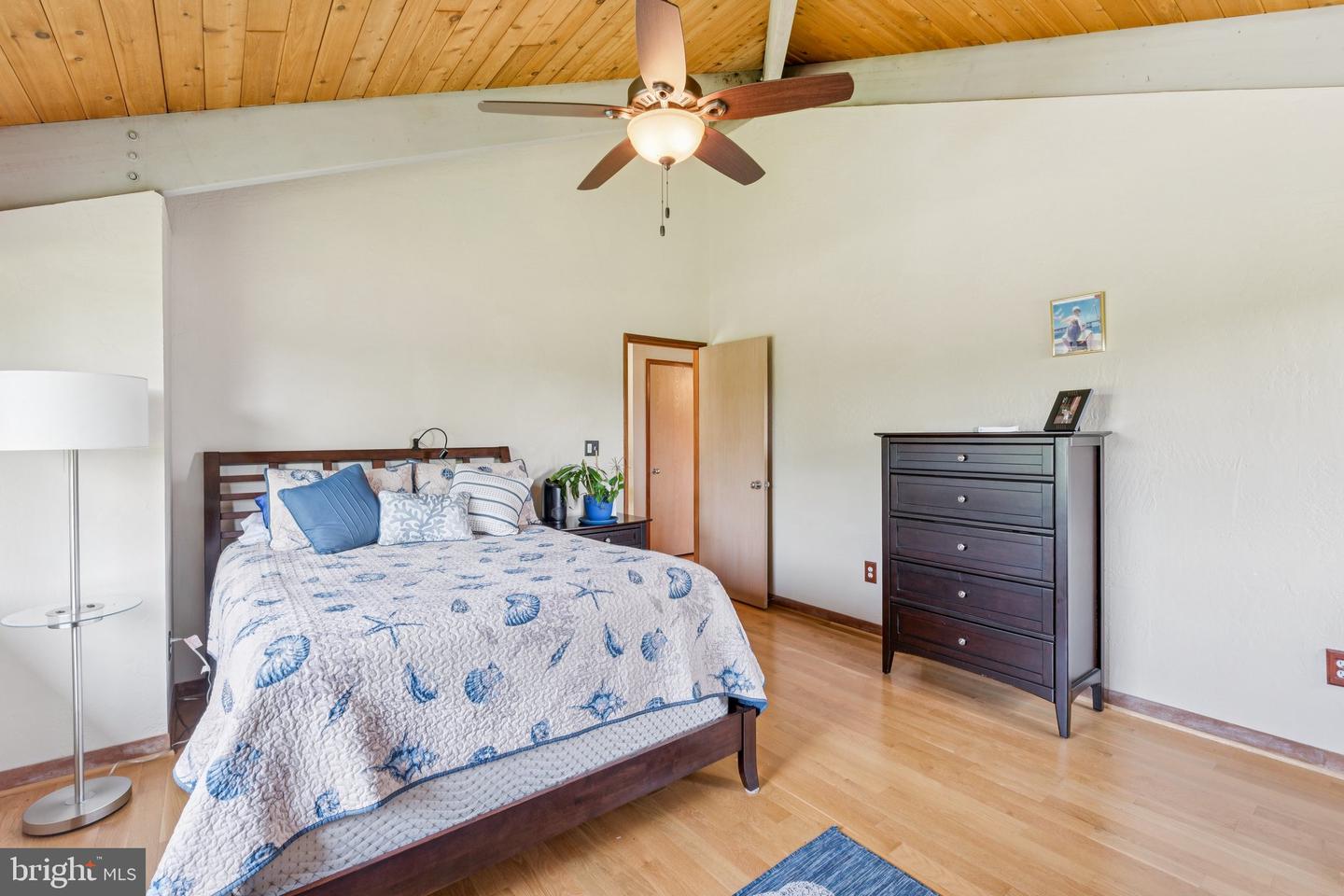 15724 TRAPSHIRE CT, WATERFORD, Virginia 20197, 4 Bedrooms Bedrooms, ,3 BathroomsBathrooms,Residential,For sale,15724 TRAPSHIRE CT,VALO2099134 MLS # VALO2099134