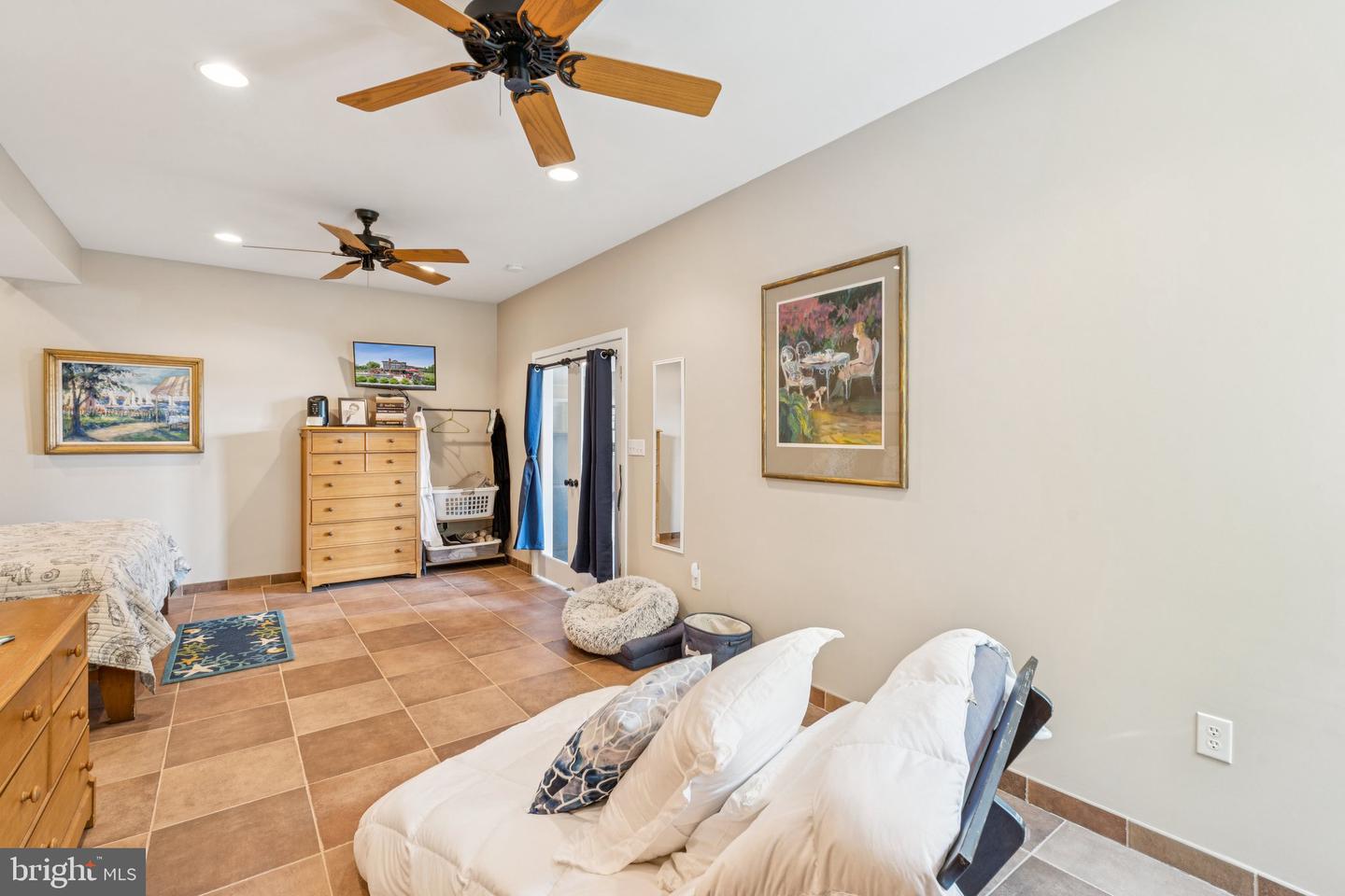 15724 TRAPSHIRE CT, WATERFORD, Virginia 20197, 4 Bedrooms Bedrooms, ,3 BathroomsBathrooms,Residential,For sale,15724 TRAPSHIRE CT,VALO2099134 MLS # VALO2099134