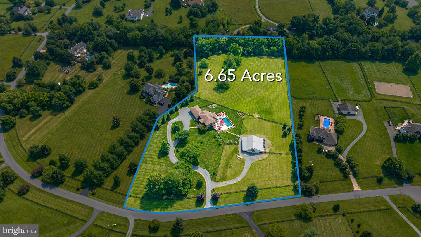 15724 TRAPSHIRE CT, WATERFORD, Virginia 20197, 4 Bedrooms Bedrooms, ,3 BathroomsBathrooms,Residential,For sale,15724 TRAPSHIRE CT,VALO2099134 MLS # VALO2099134