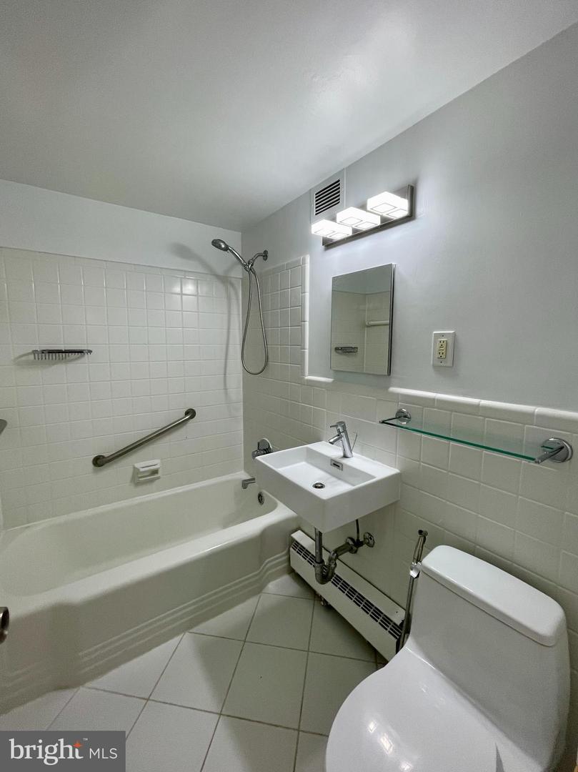 4200 CATHEDRAL AVE NW #918, WASHINGTON, District Of Columbia 20016, 1 Bedroom Bedrooms, ,1 BathroomBathrooms,Residential,For sale,4200 CATHEDRAL AVE NW #918,DCDC2205026 MLS # DCDC2205026
