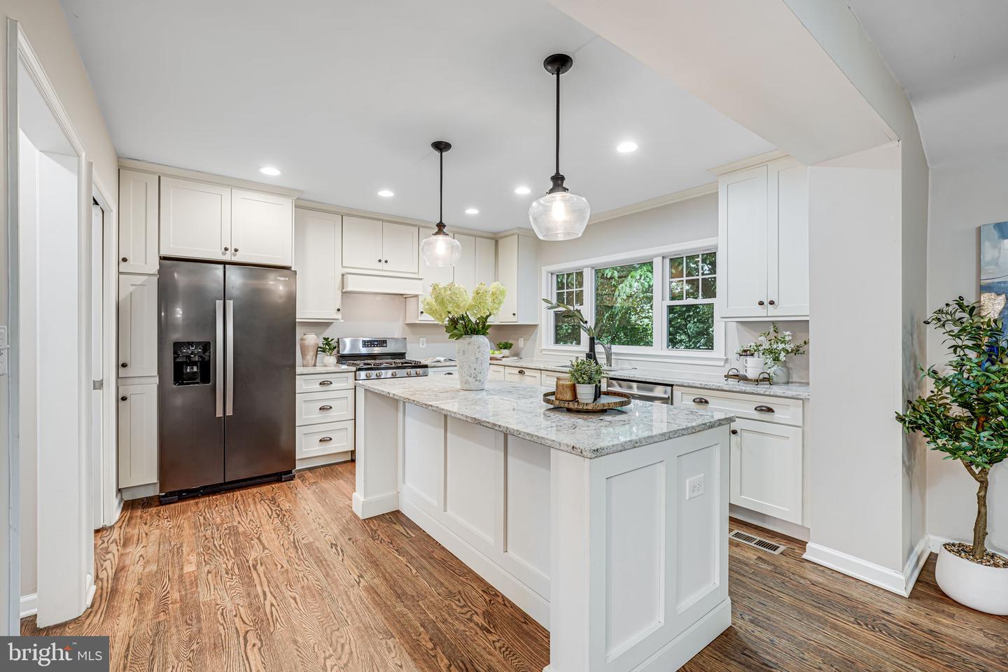 2722 WOODLEY PL, FALLS CHURCH, Virginia 22046, 4 Bedrooms Bedrooms, ,2 BathroomsBathrooms,Residential,For sale,2722 WOODLEY PL,VAFX2246778 MLS # VAFX2246778