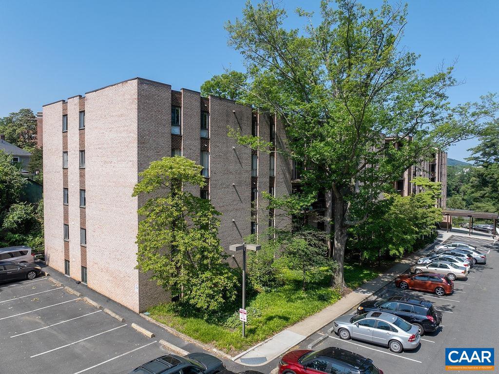 511 N 1ST ST #301, CHARLOTTESVILLE, Virginia 22903, 3 Bedrooms Bedrooms, ,2 BathroomsBathrooms,Residential,For sale,511 N 1ST ST #301,665603 MLS # 665603