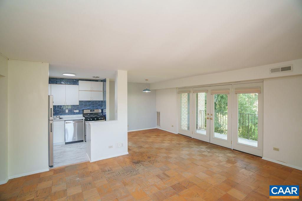 511 N 1ST ST #301, CHARLOTTESVILLE, Virginia 22903, 3 Bedrooms Bedrooms, ,2 BathroomsBathrooms,Residential,For sale,511 N 1ST ST #301,665603 MLS # 665603